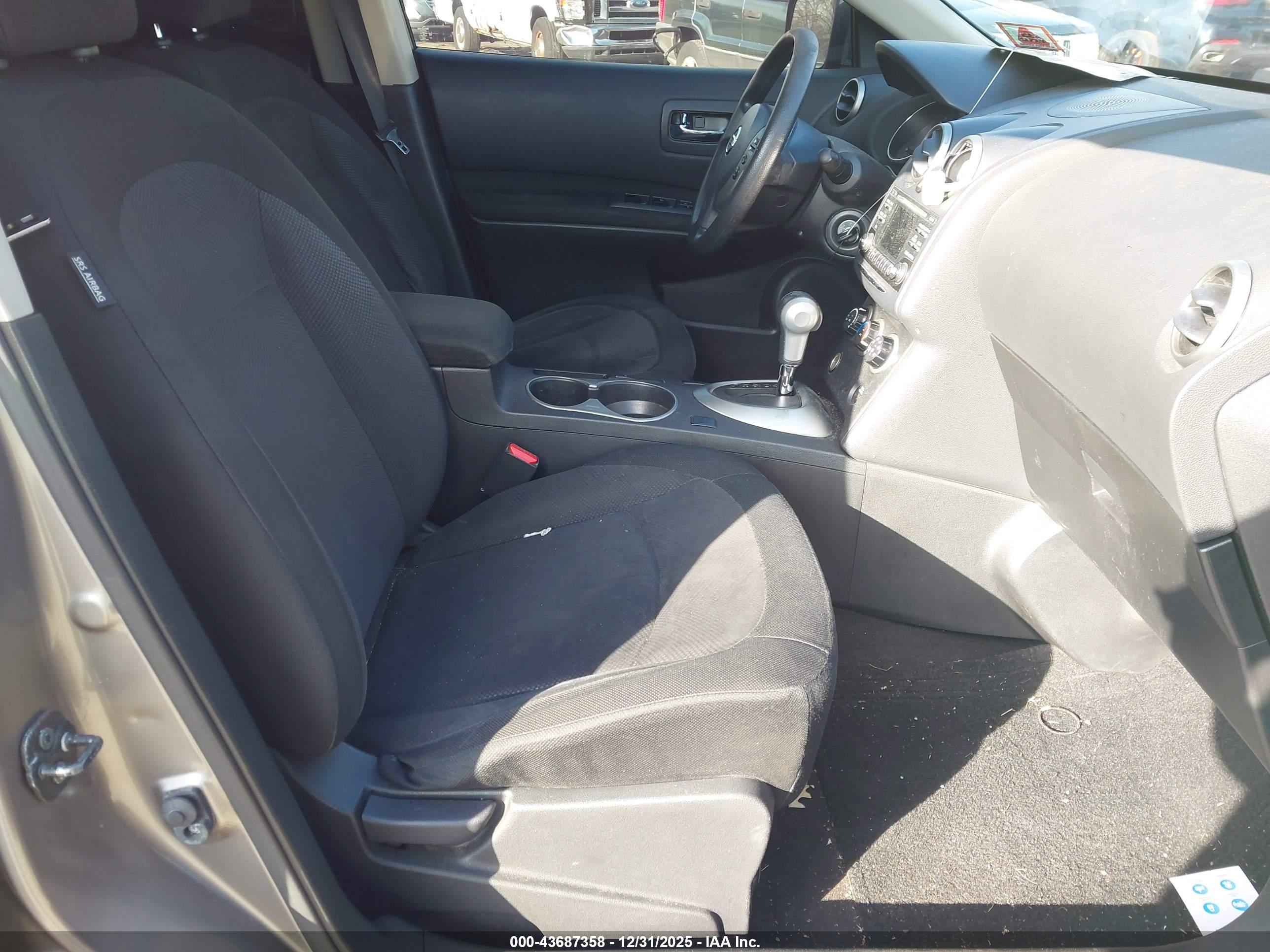 NISSAN ROGUE image 5