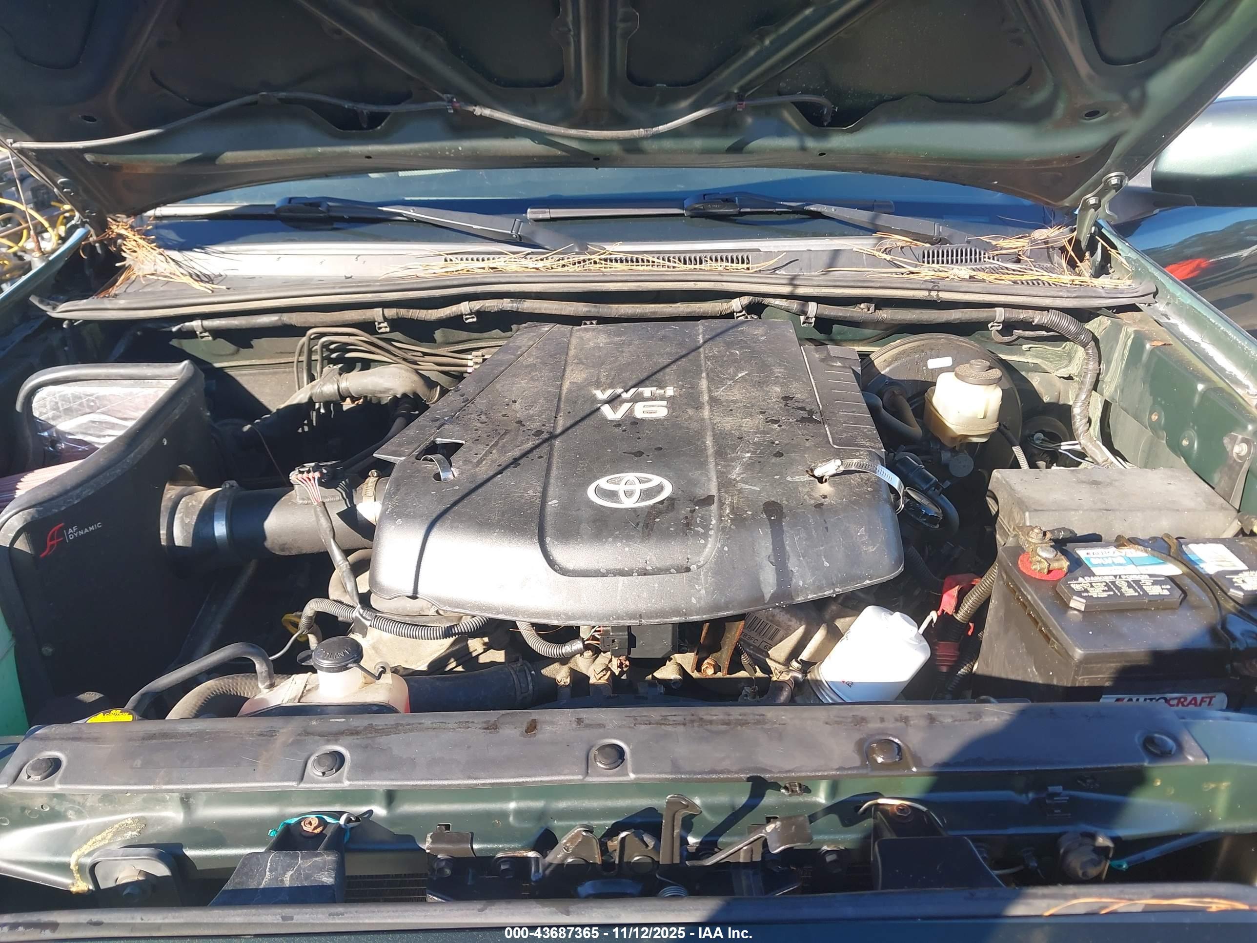 TOYOTA TACOMA image 10