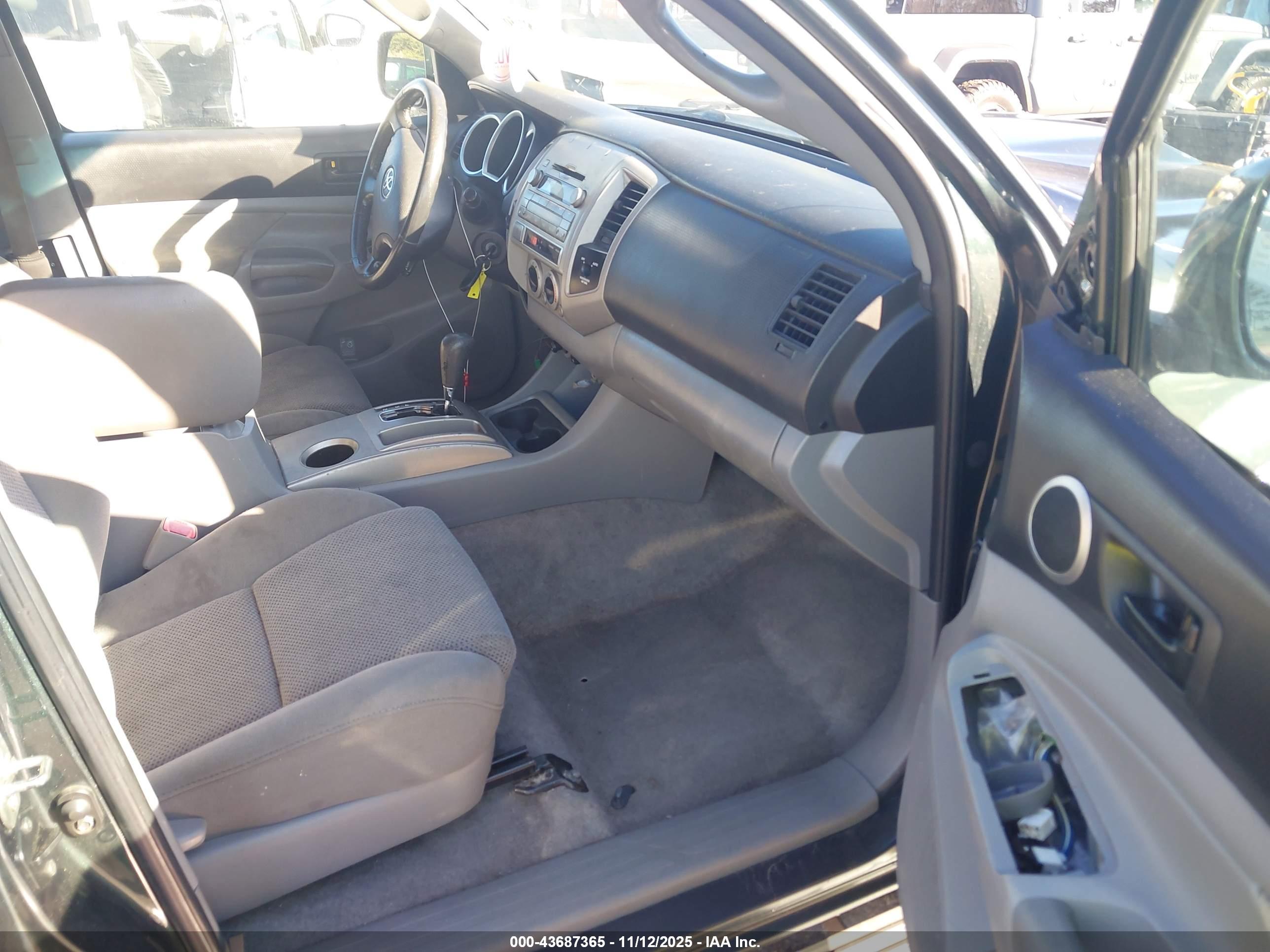 TOYOTA TACOMA image 5