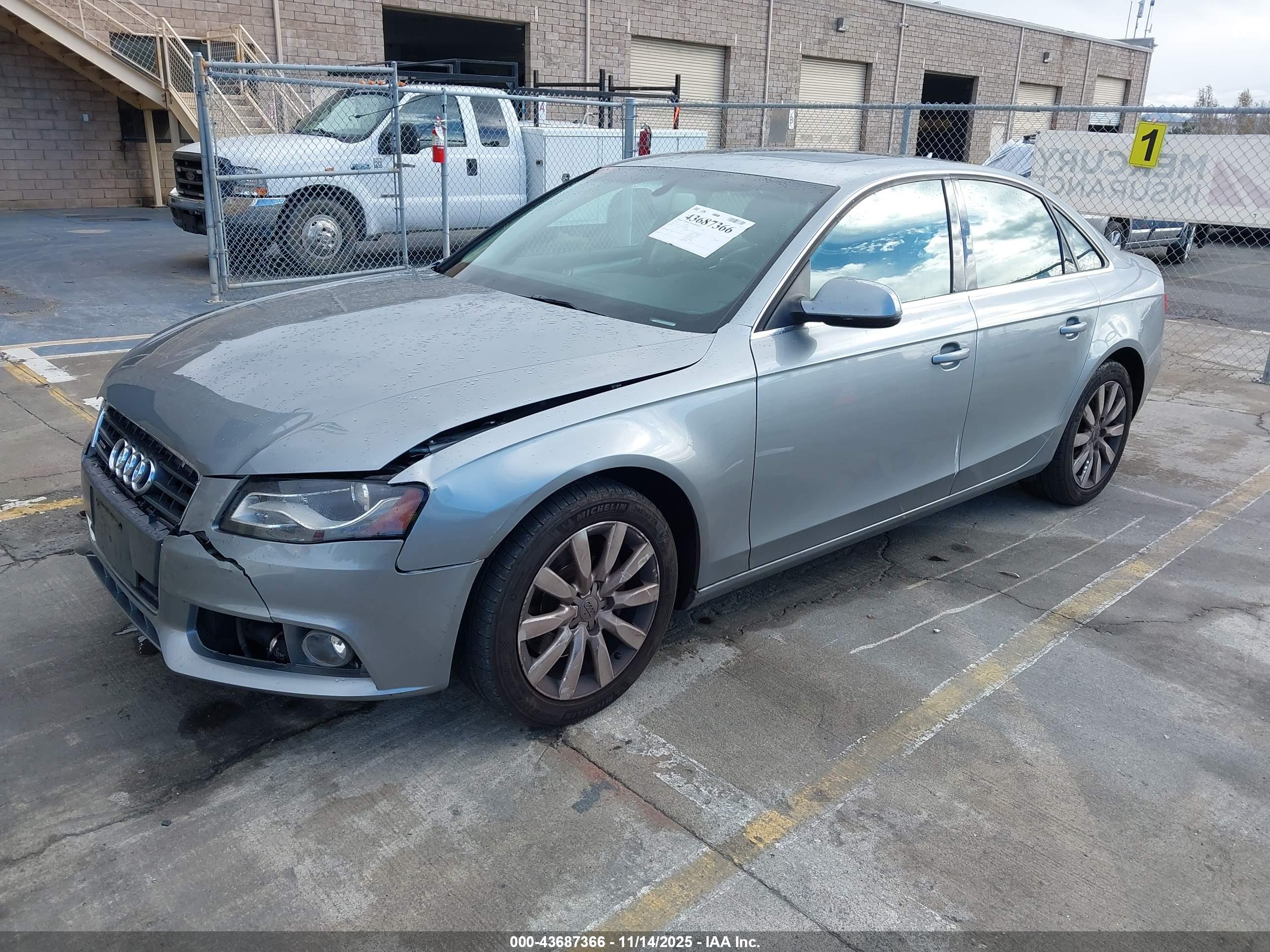 AUDI A4 image 2