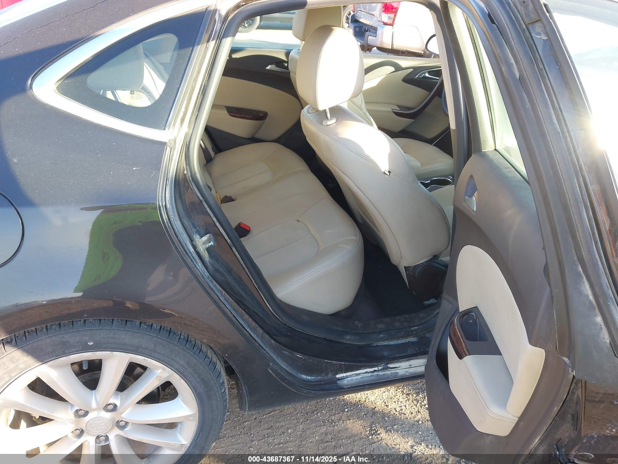 BUICK VERANO image 8