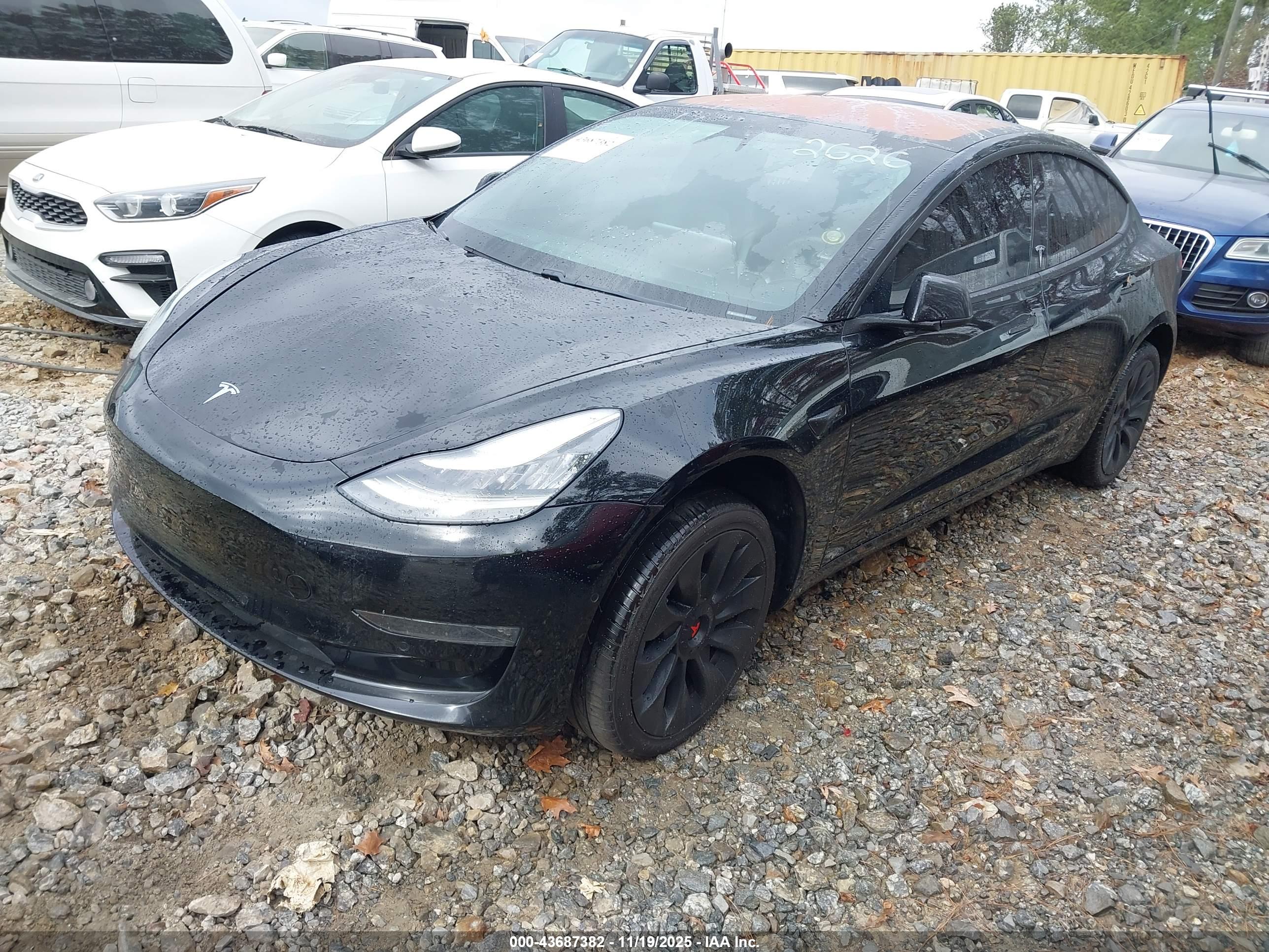 TESLA MODEL image 2