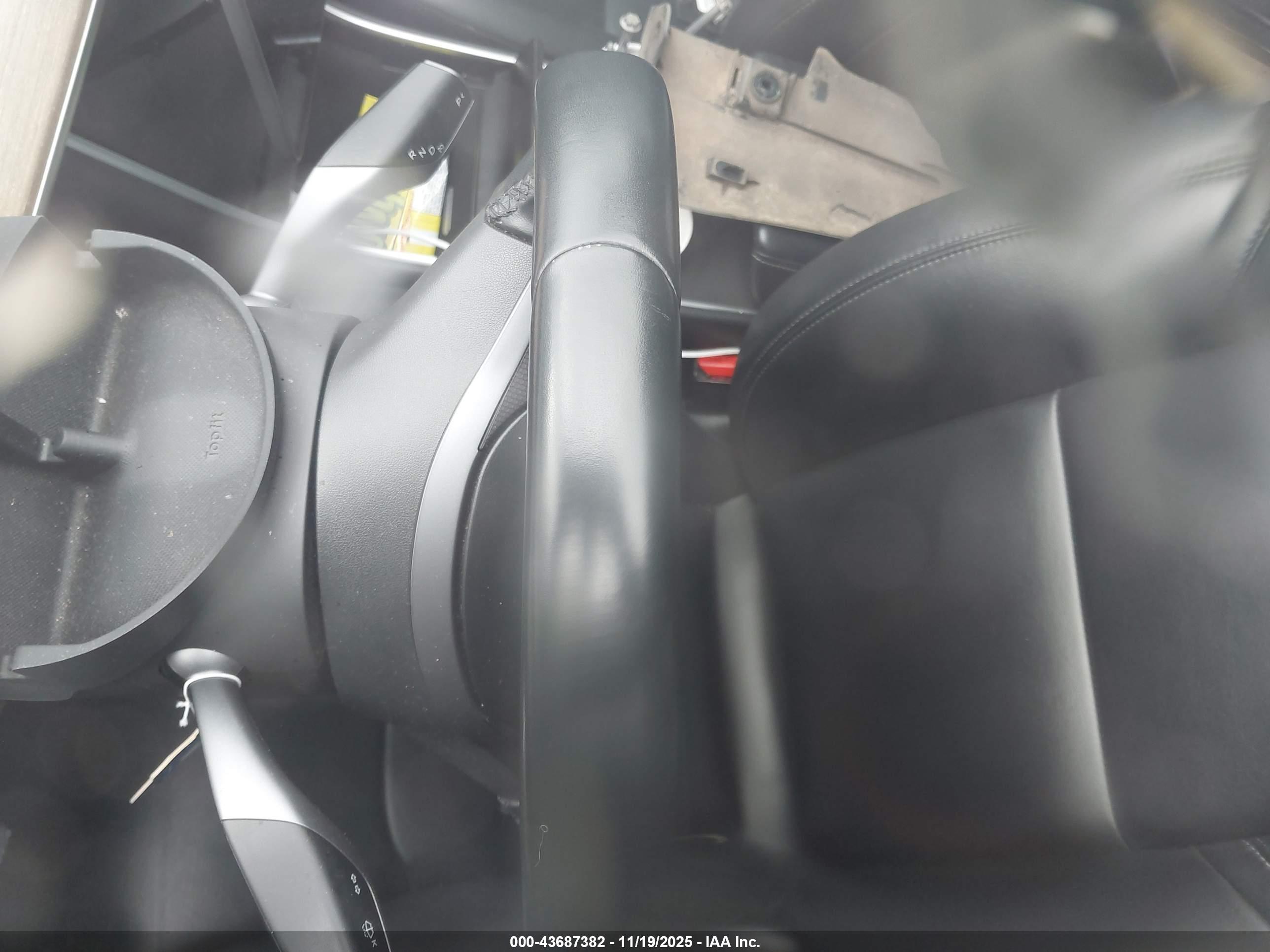 TESLA MODEL image 7