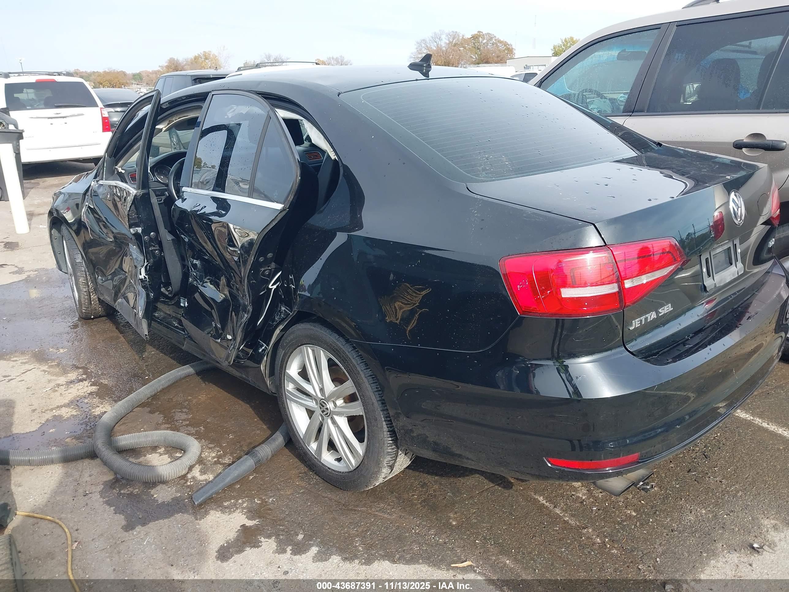 VOLKSWAGEN JETTA image 3