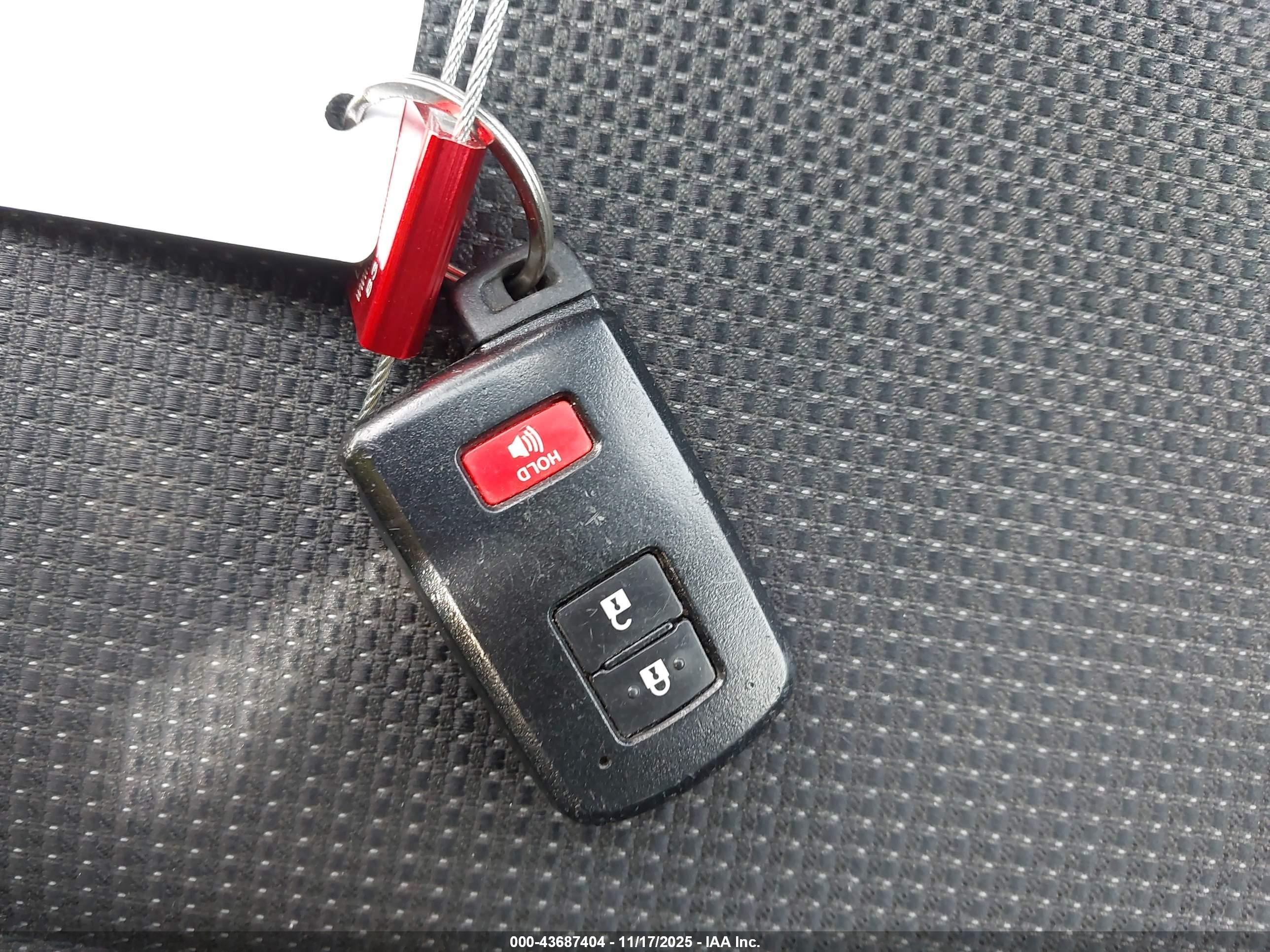 TOYOTA RAV4 image 11