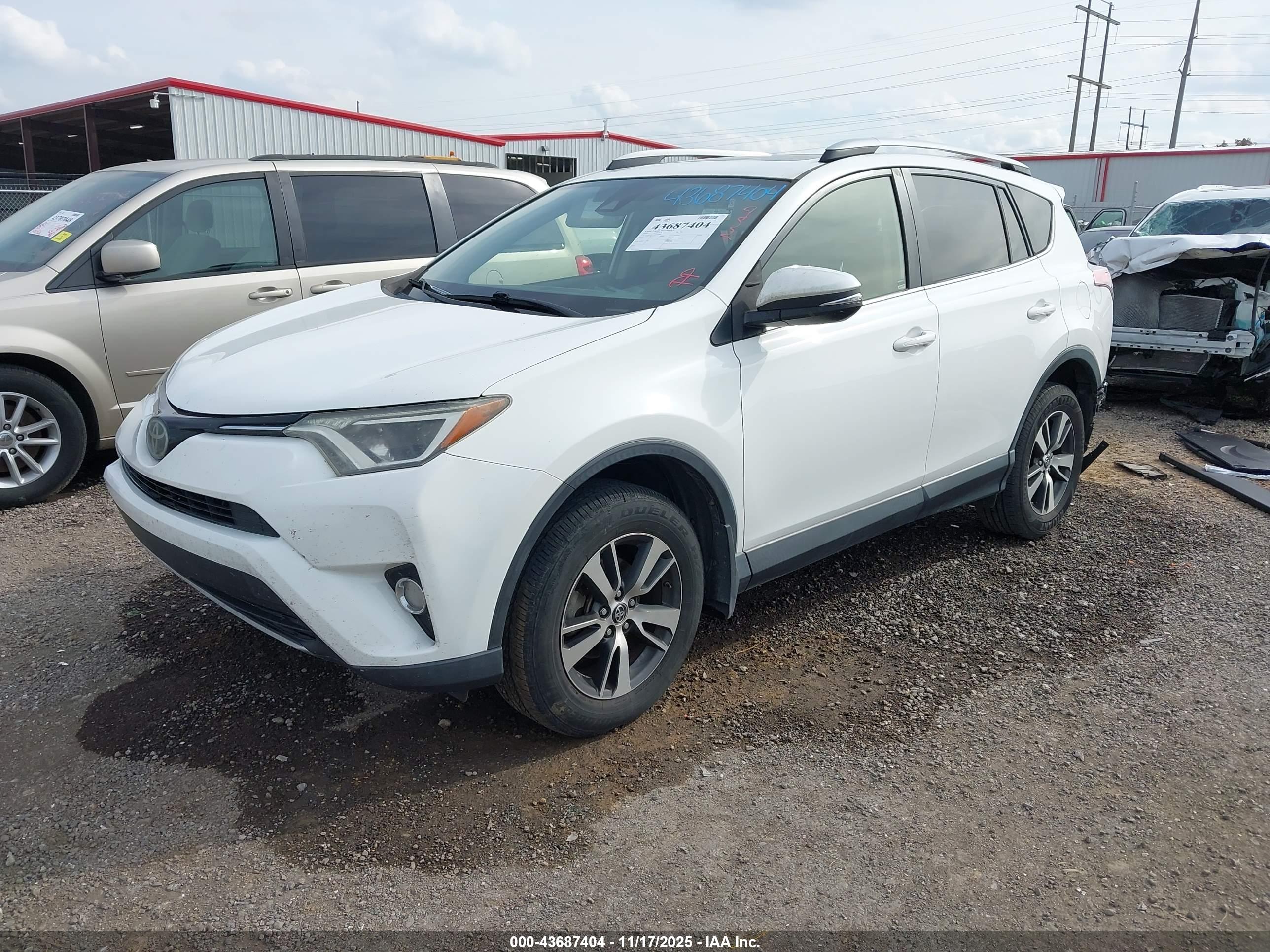 TOYOTA RAV4 image 2