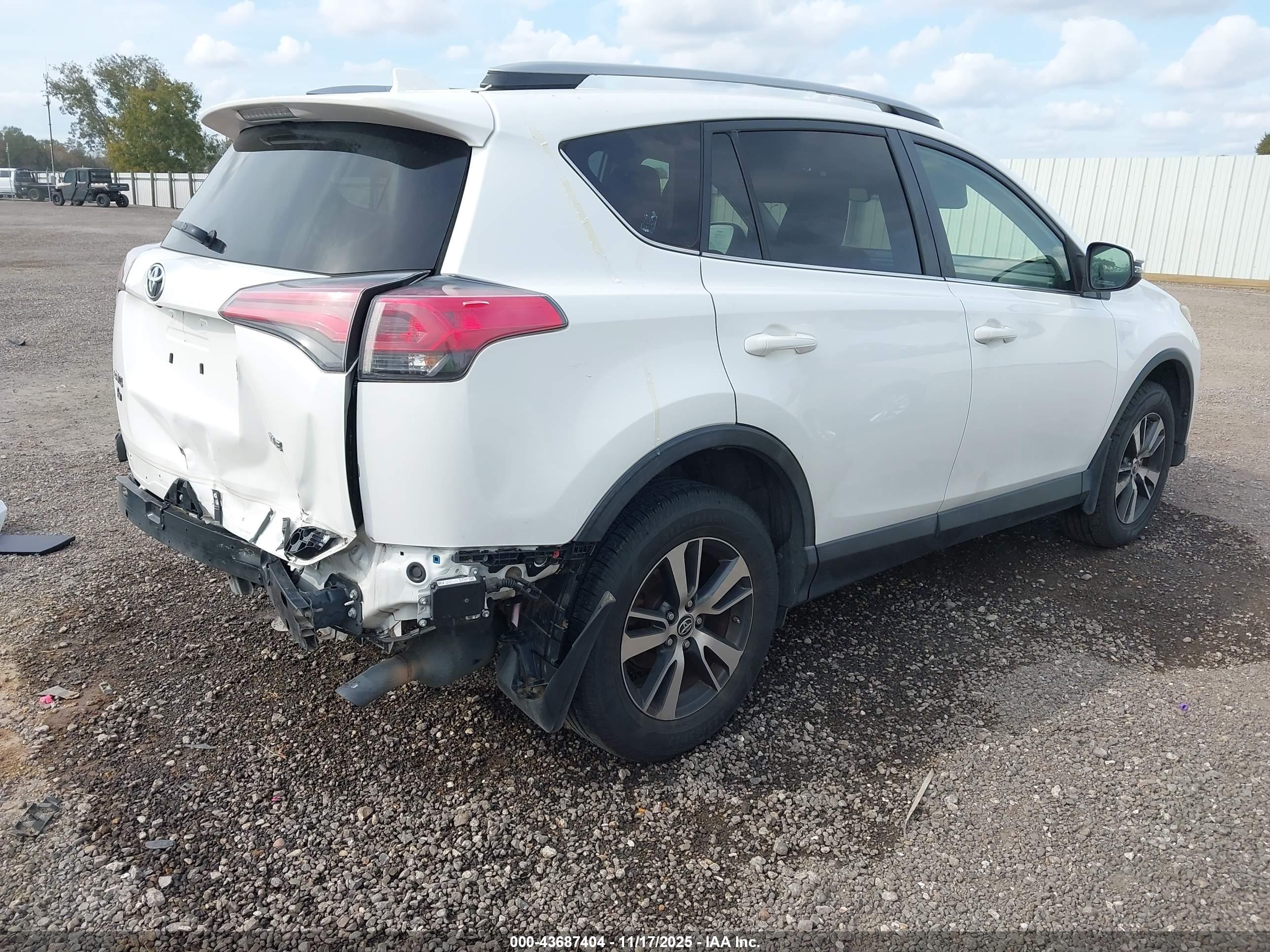 TOYOTA RAV4 image 4