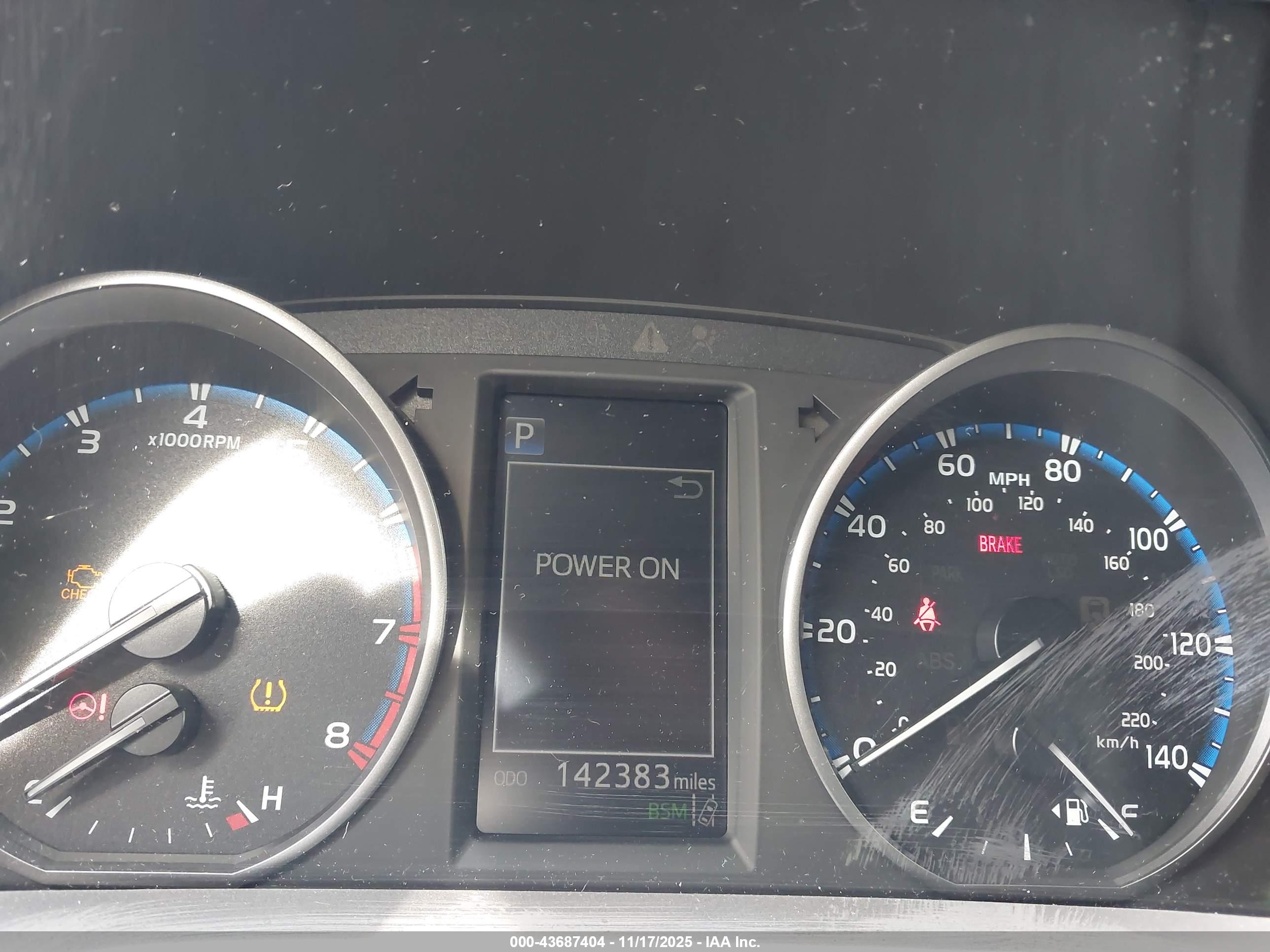 TOYOTA RAV4 image 7