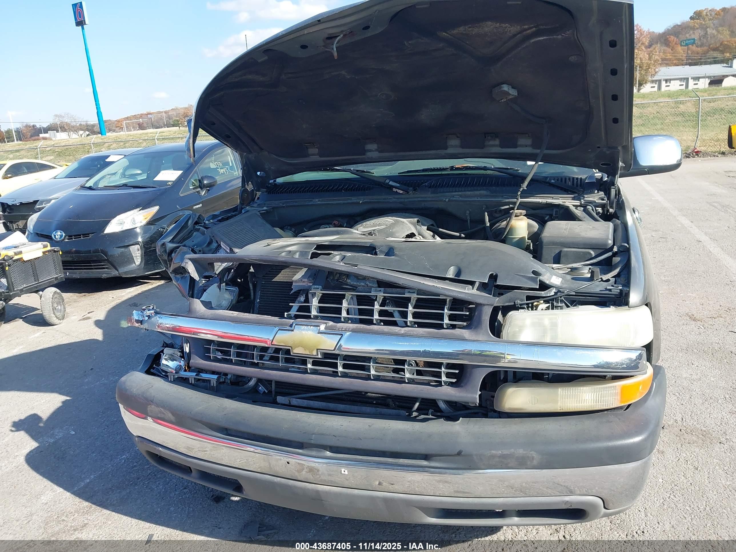 CHEVROLET SILVERADO image 10