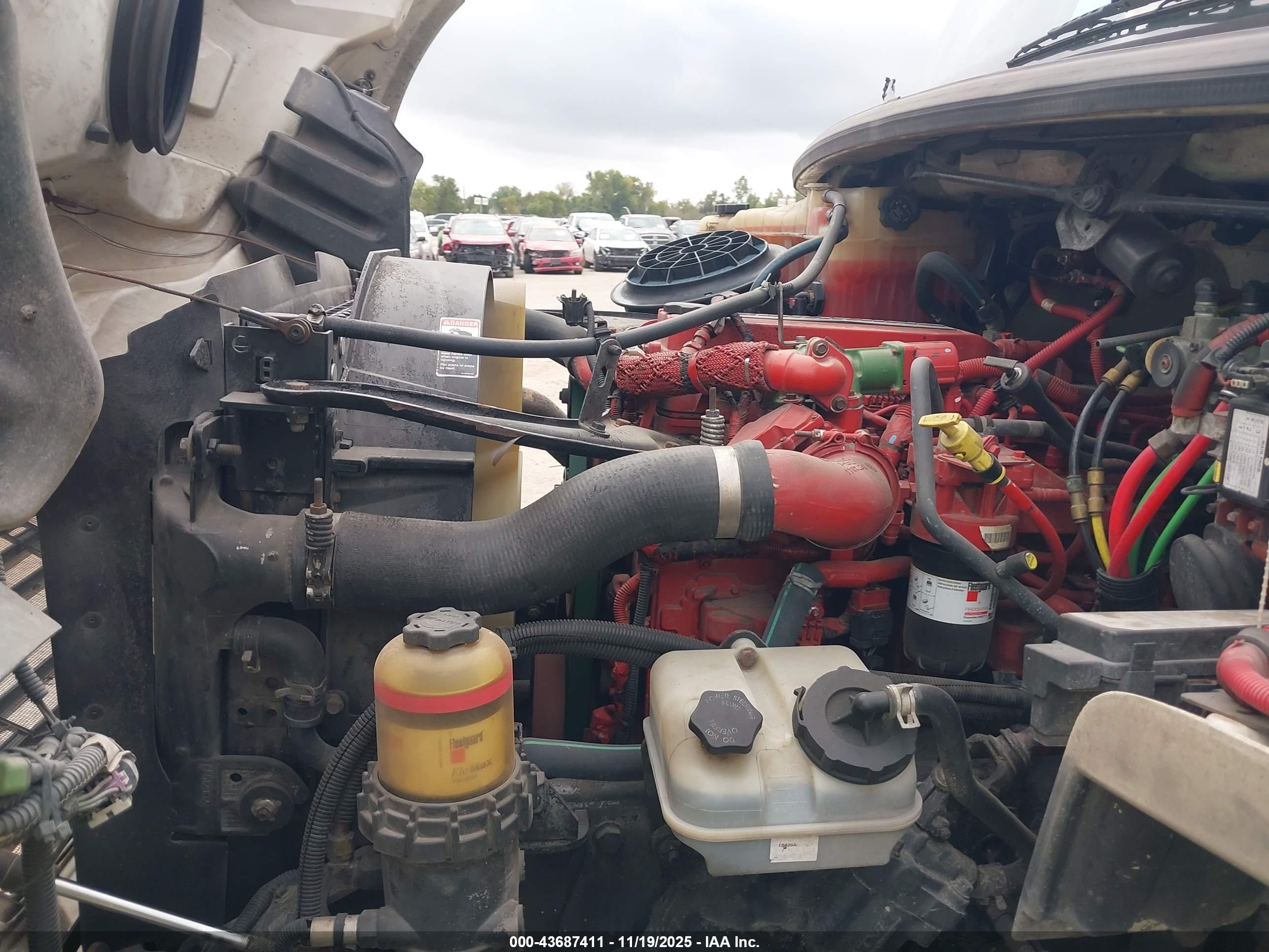 FREIGHTLINER M2 image 10