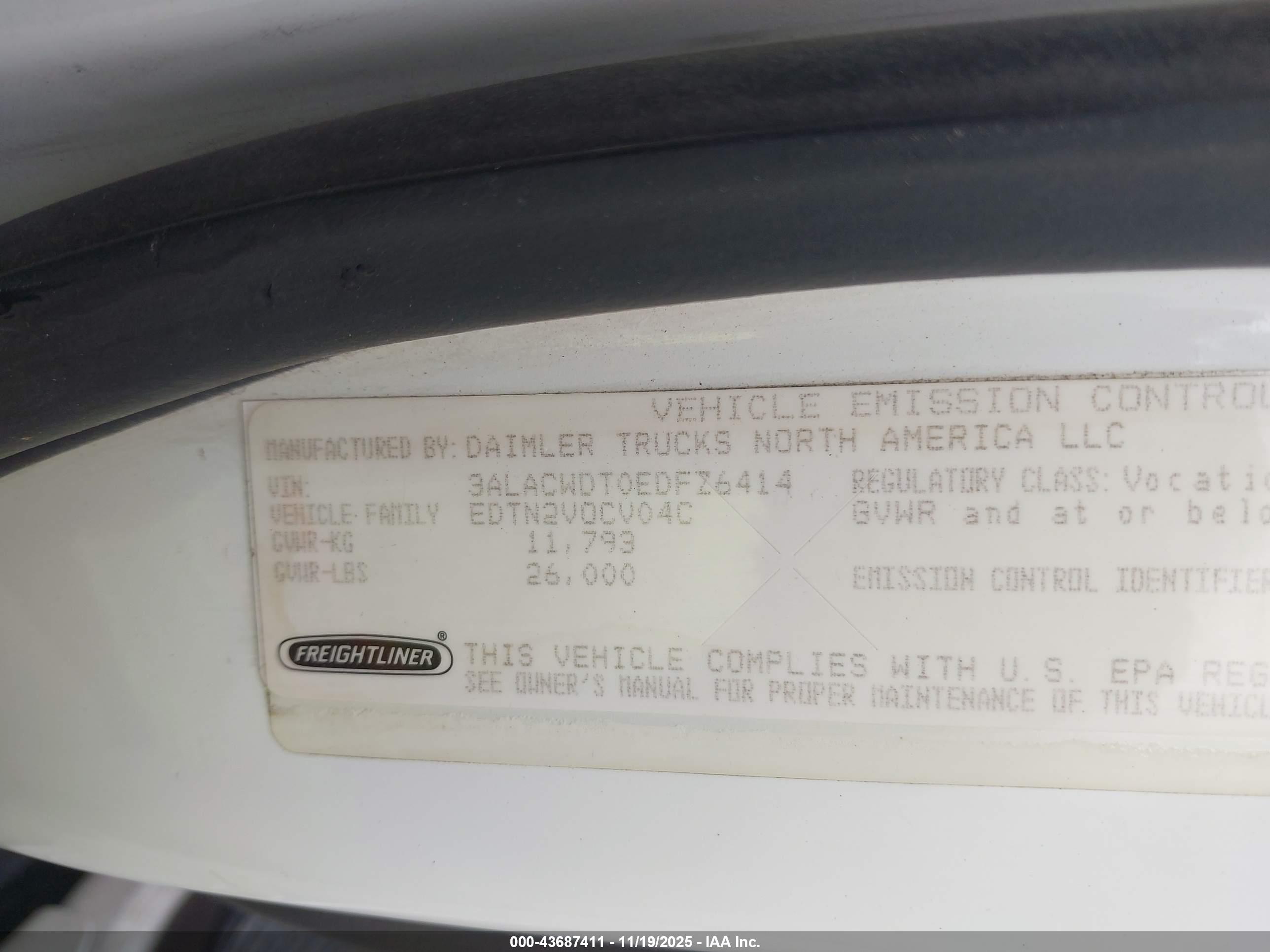 FREIGHTLINER M2 image 9