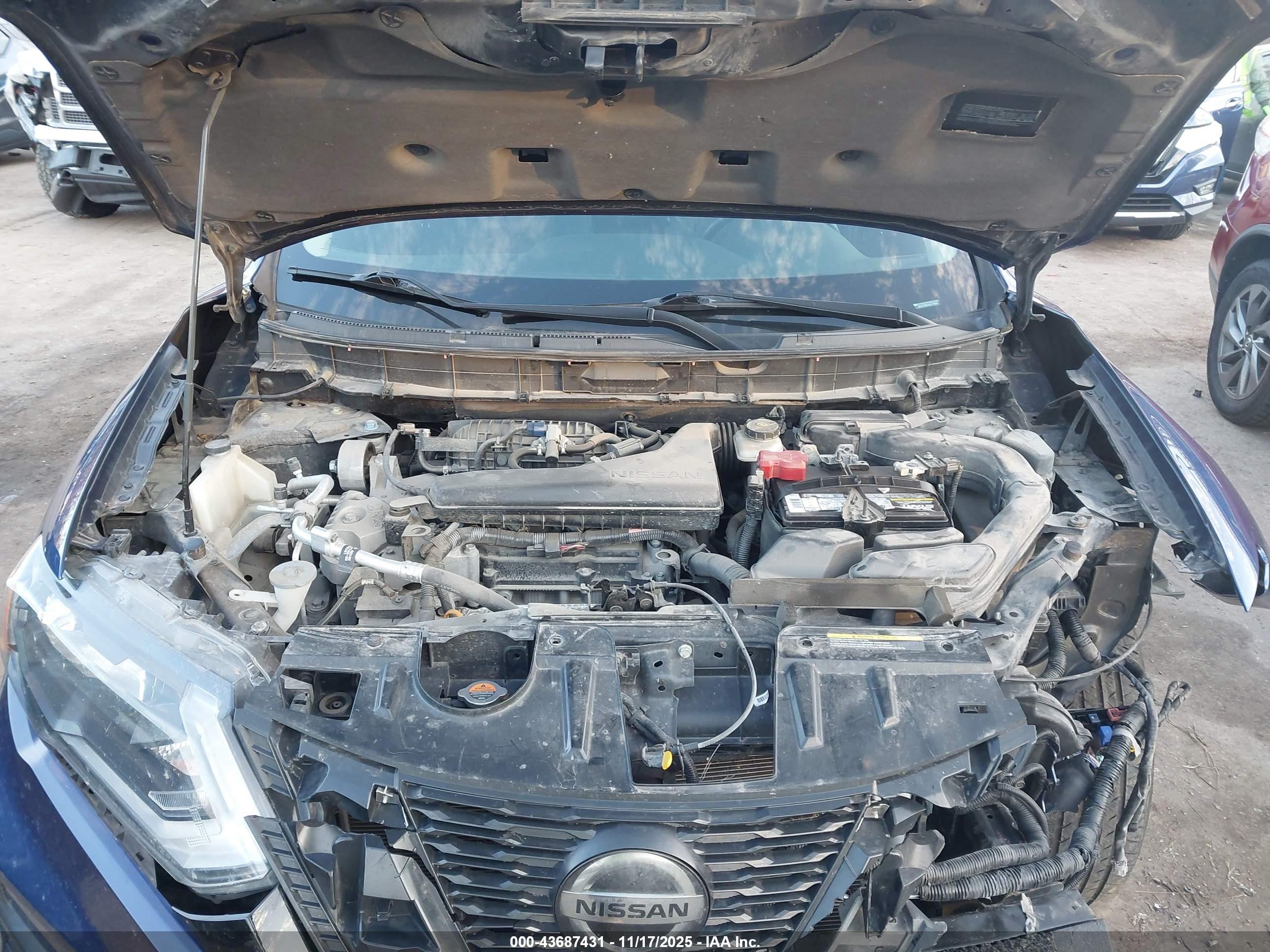 NISSAN ROGUE image 10