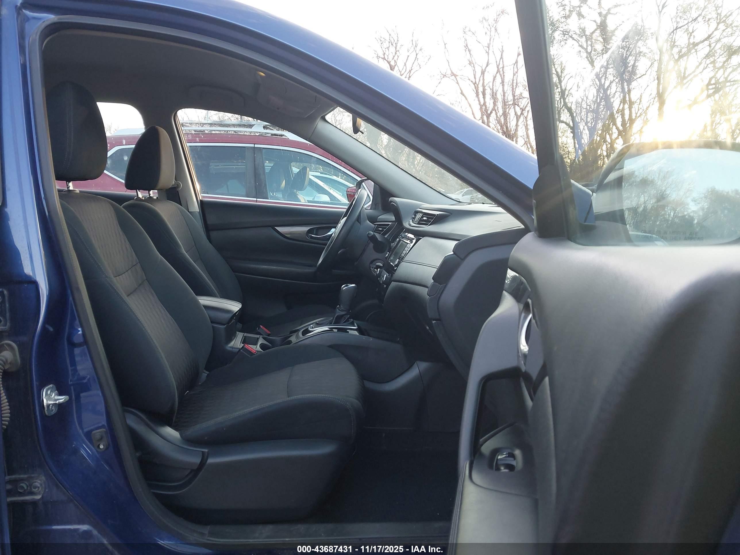NISSAN ROGUE image 5