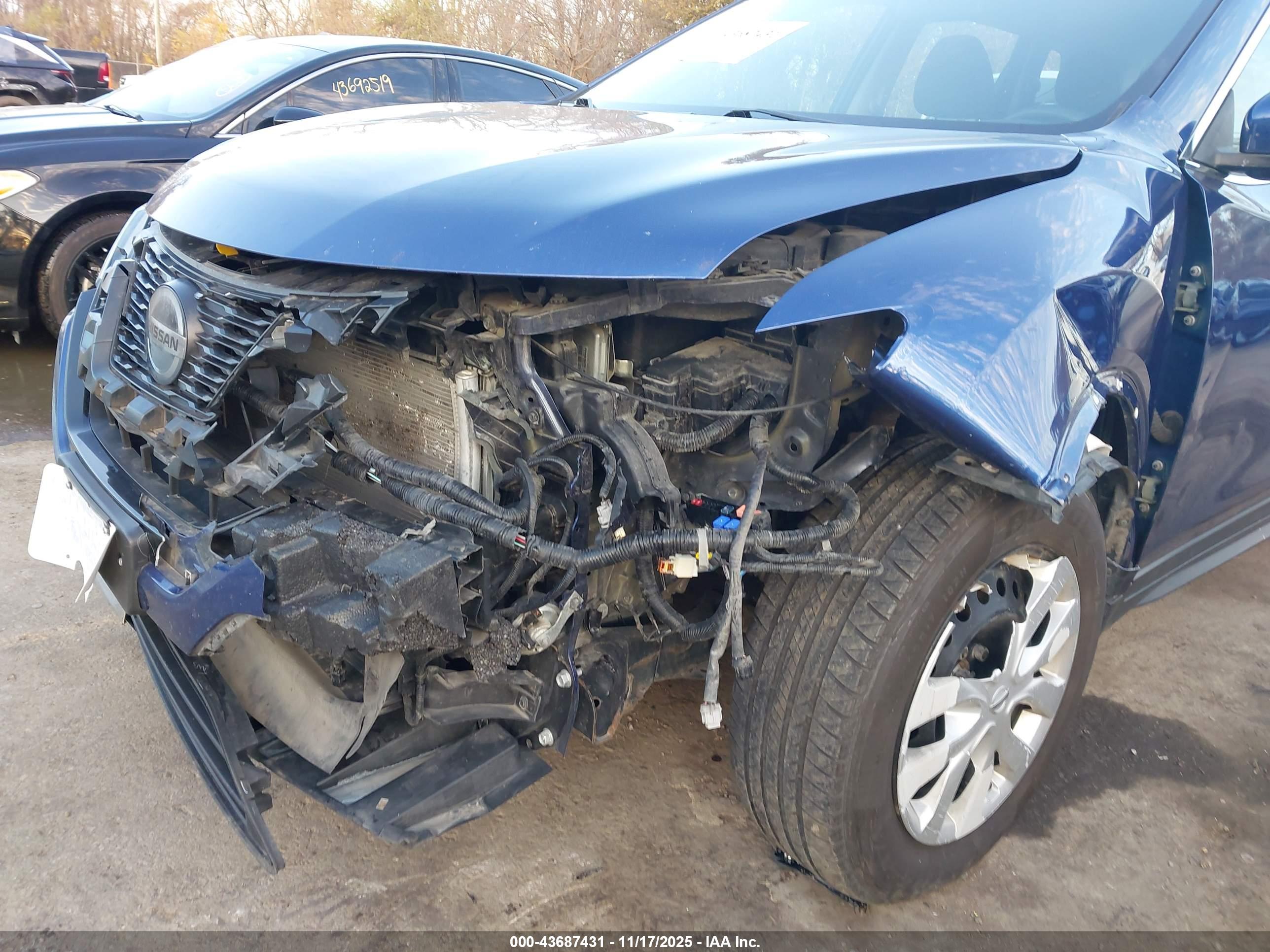 NISSAN ROGUE image 6