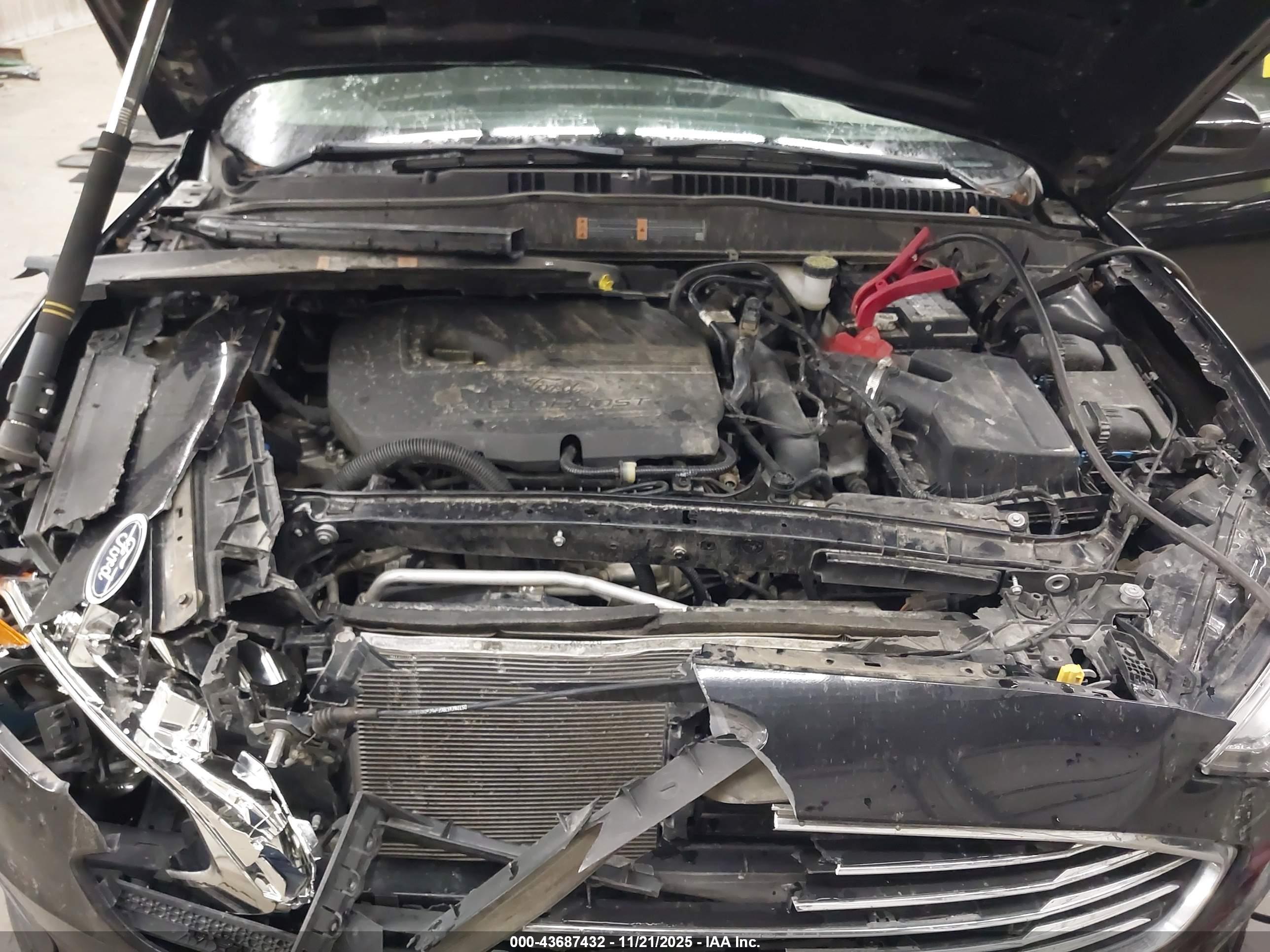 FORD FUSION image 10