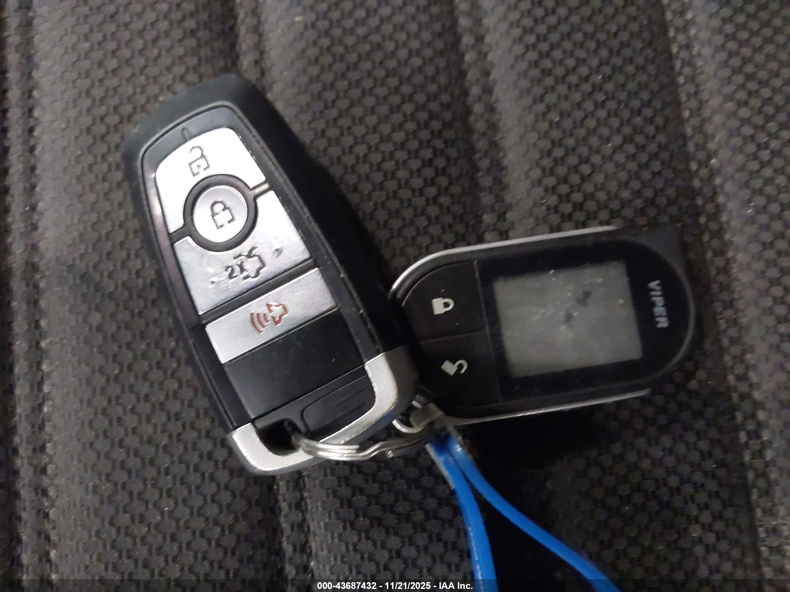 FORD FUSION image 11