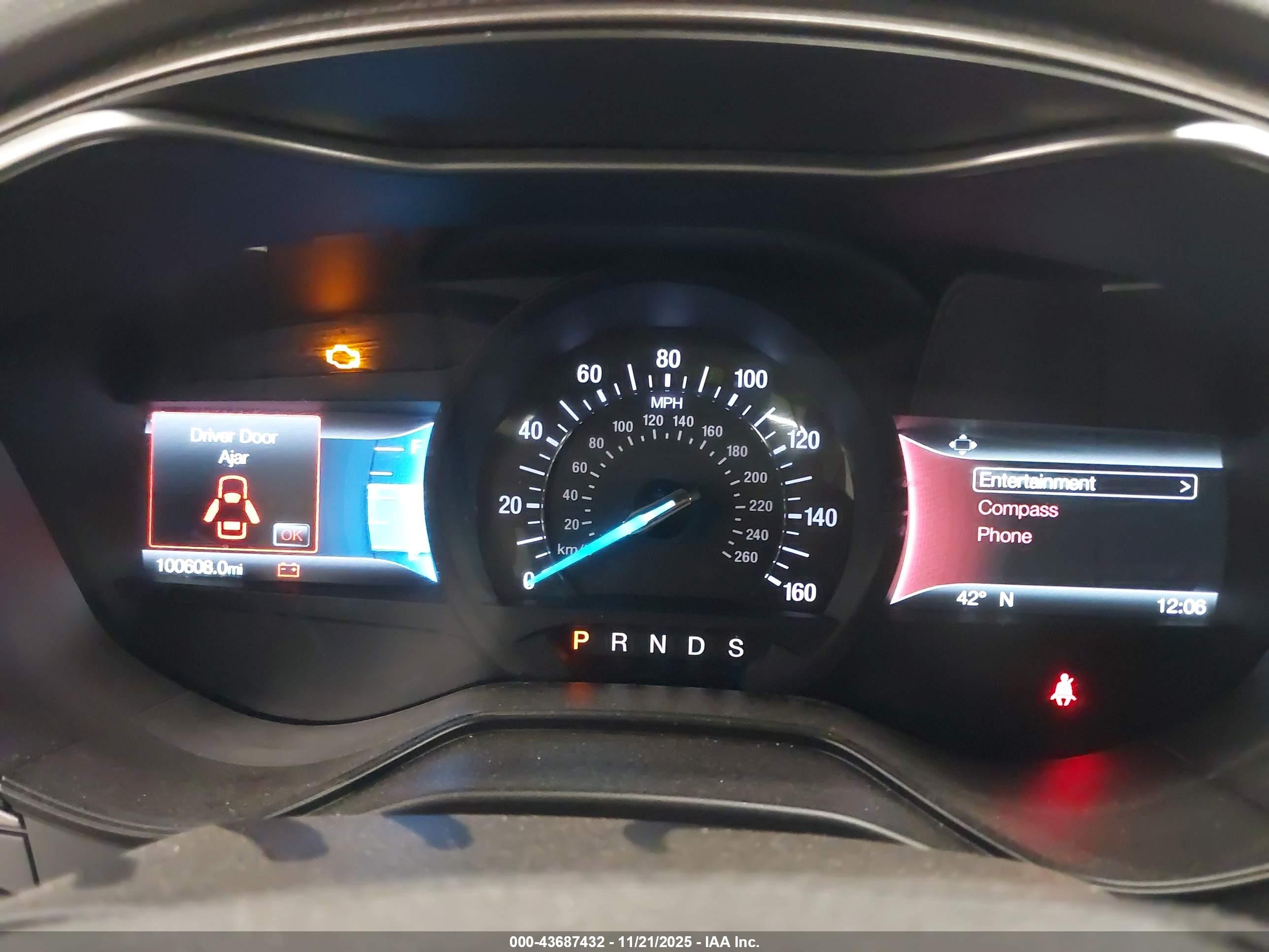 FORD FUSION image 7