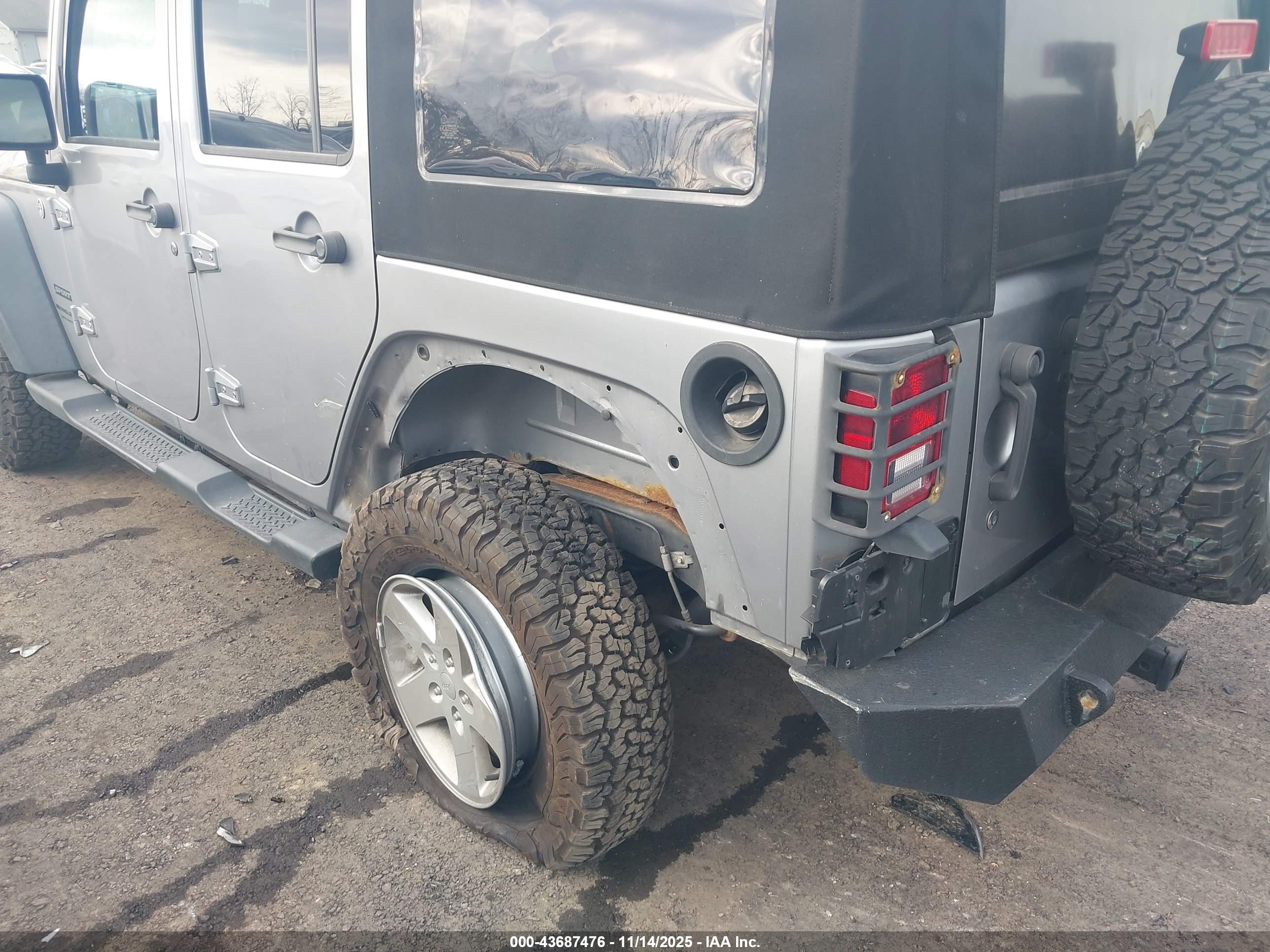 JEEP WRANGLER image 6