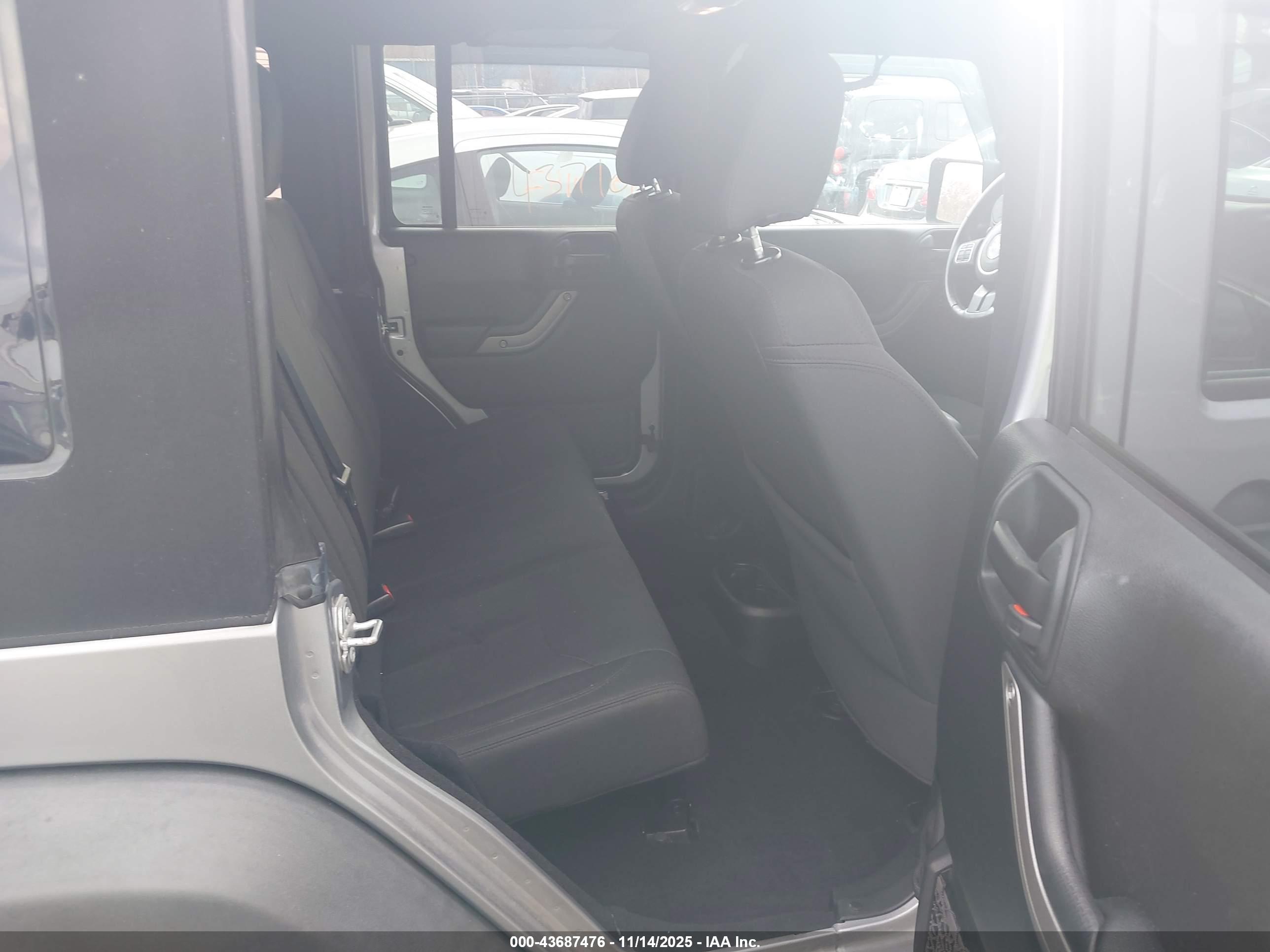 JEEP WRANGLER image 8