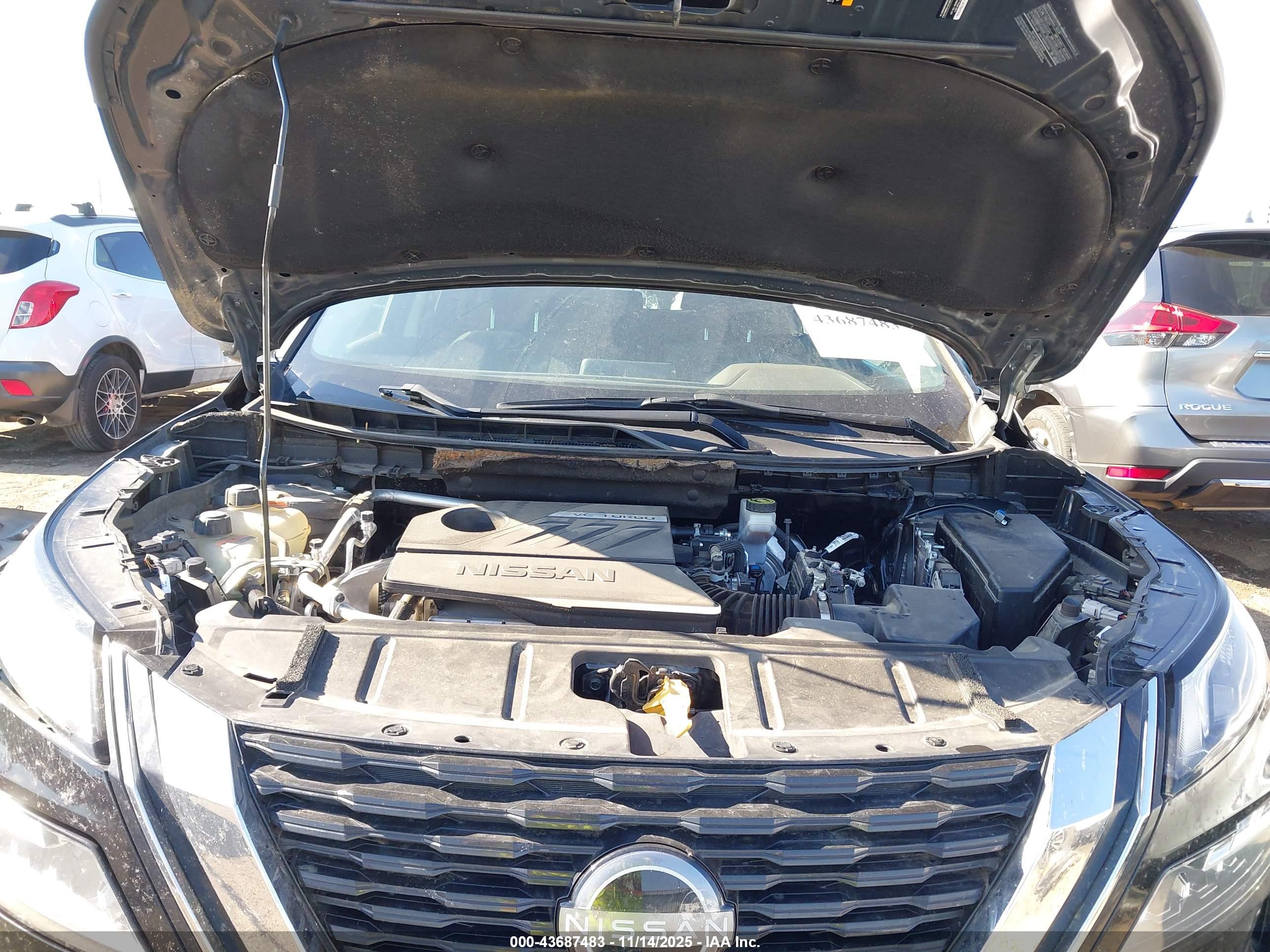 NISSAN ROGUE image 10