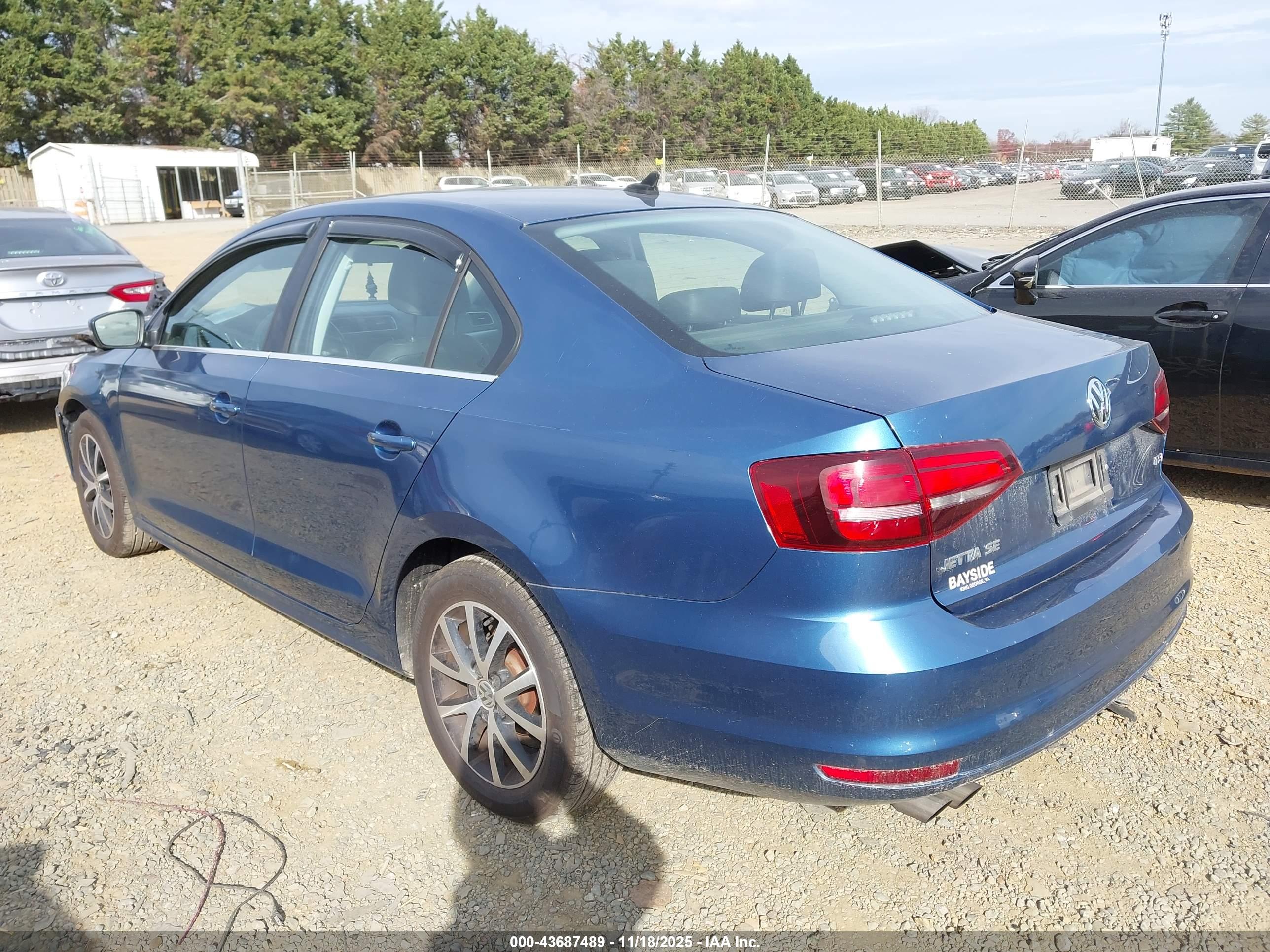 VOLKSWAGEN JETTA image 3