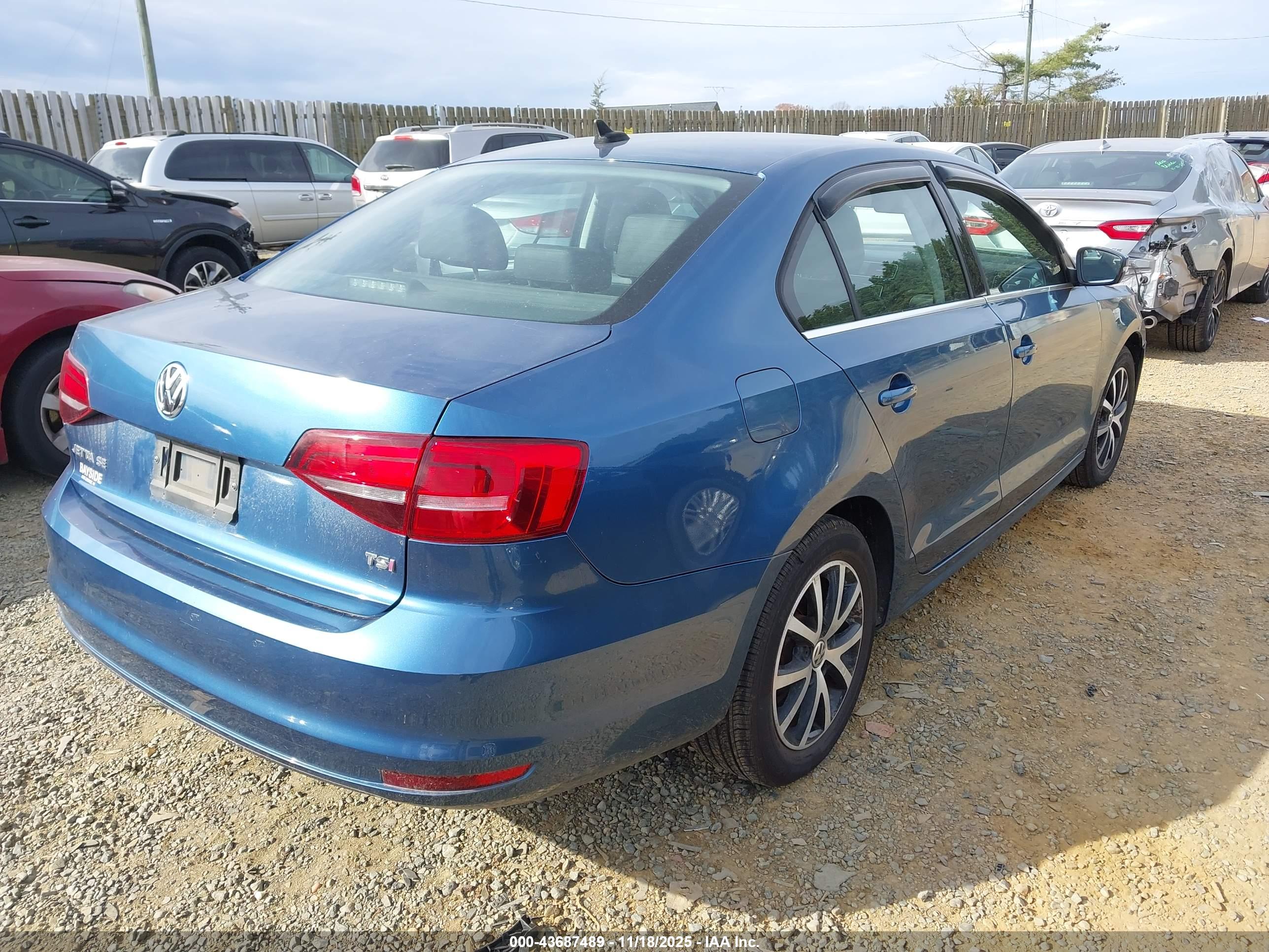 VOLKSWAGEN JETTA image 4