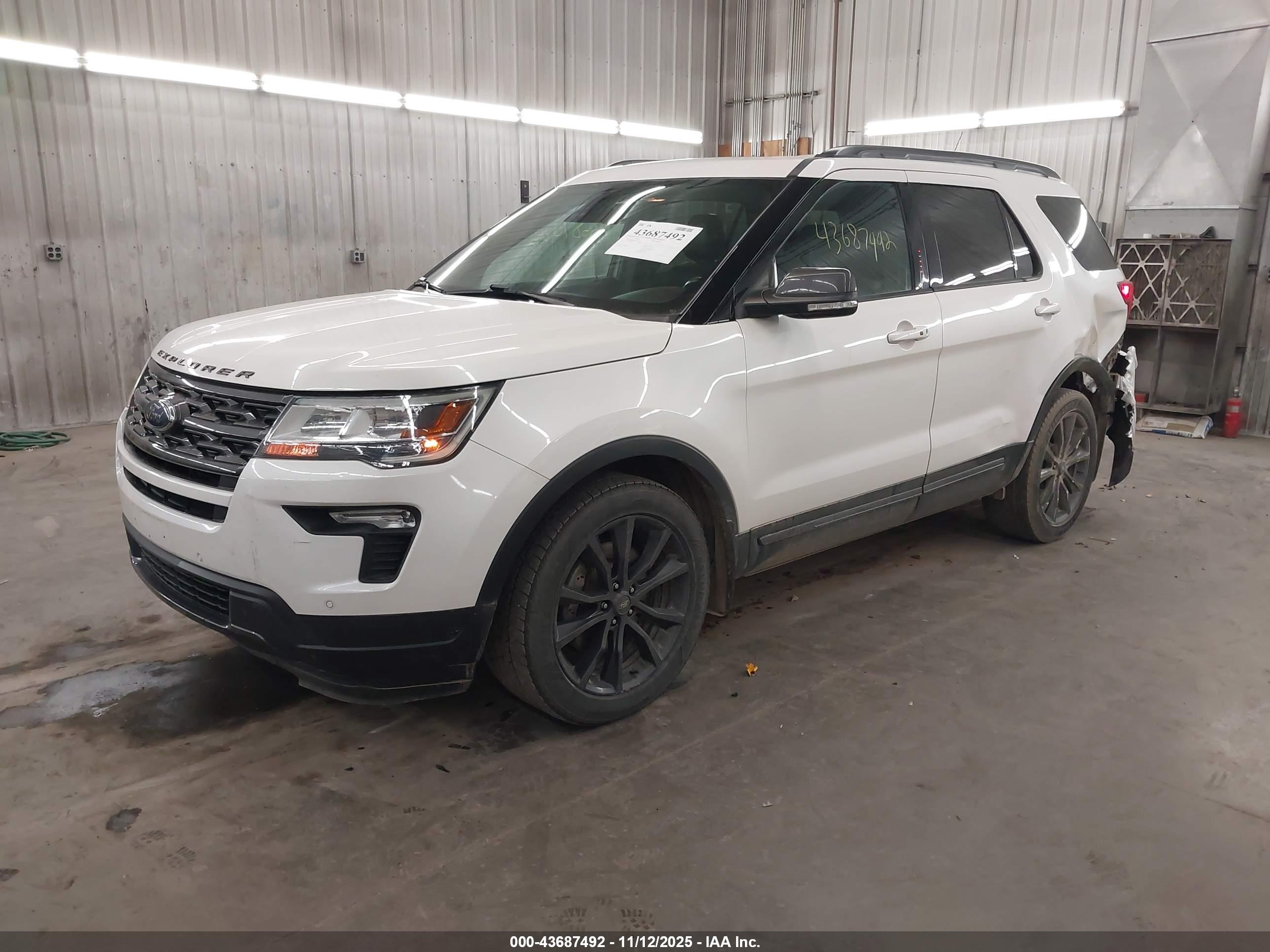 FORD EXPLORER image 2