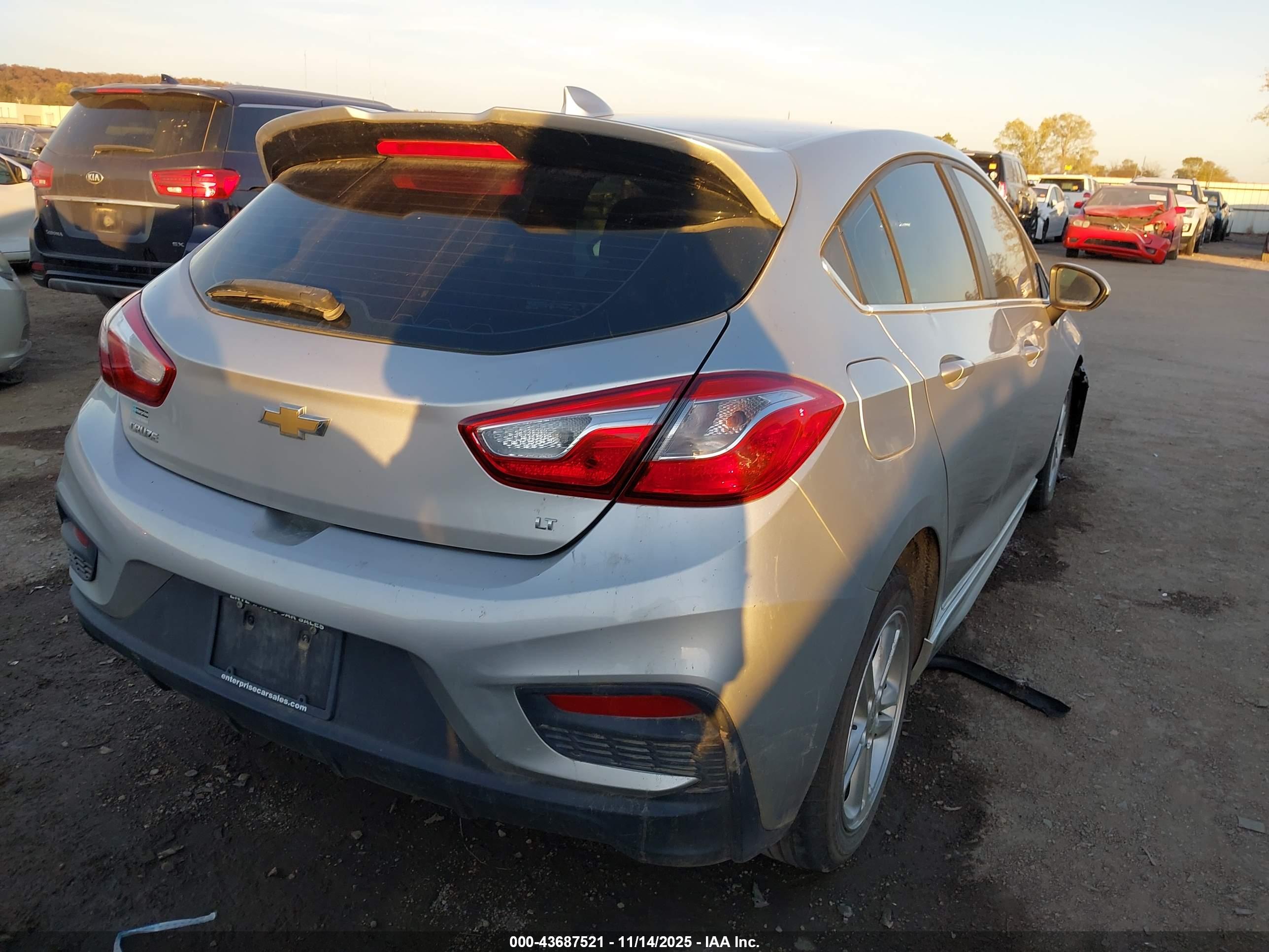 CHEVROLET CRUZE image 4
