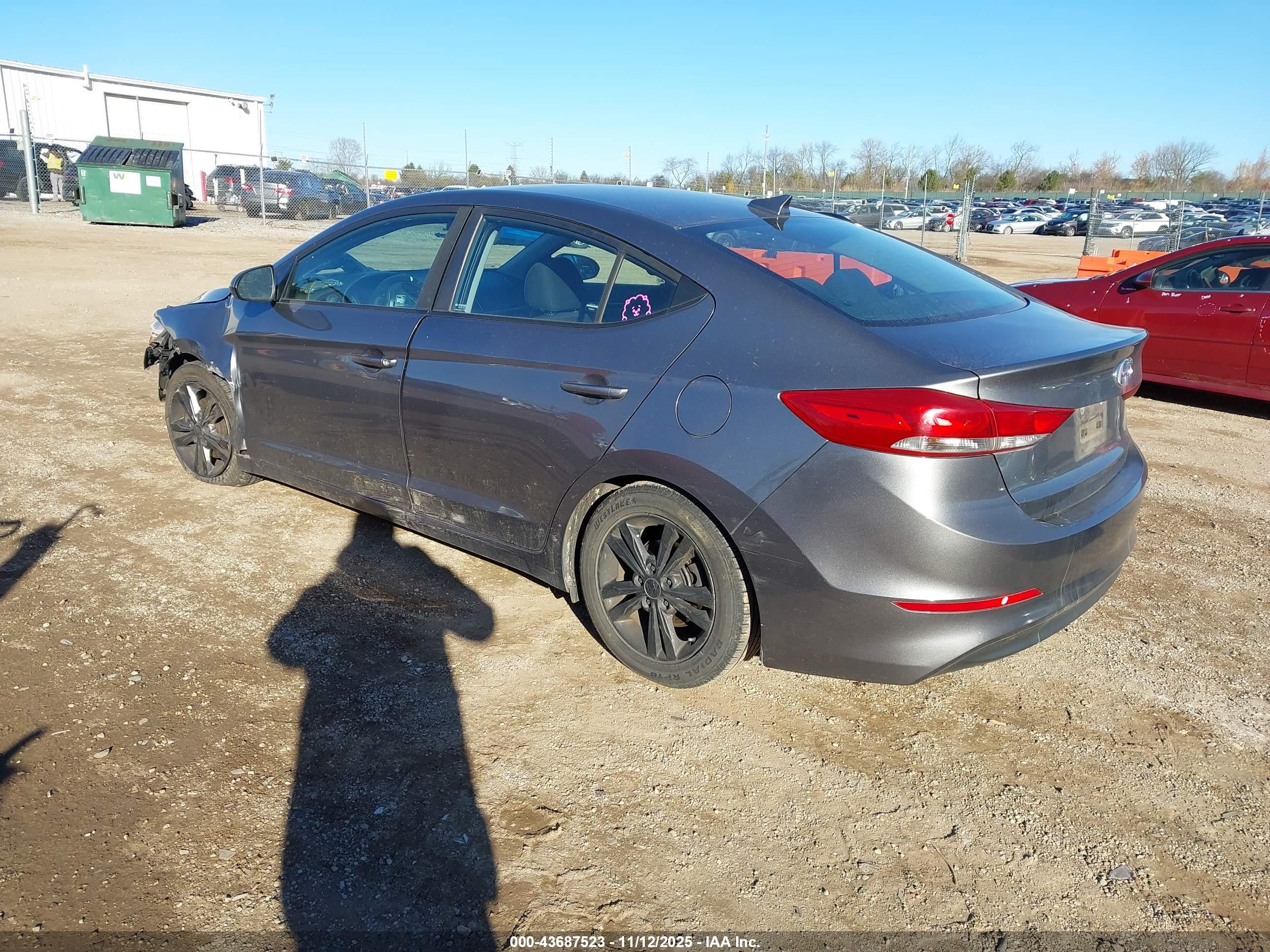 HYUNDAI ELANTRA image 3