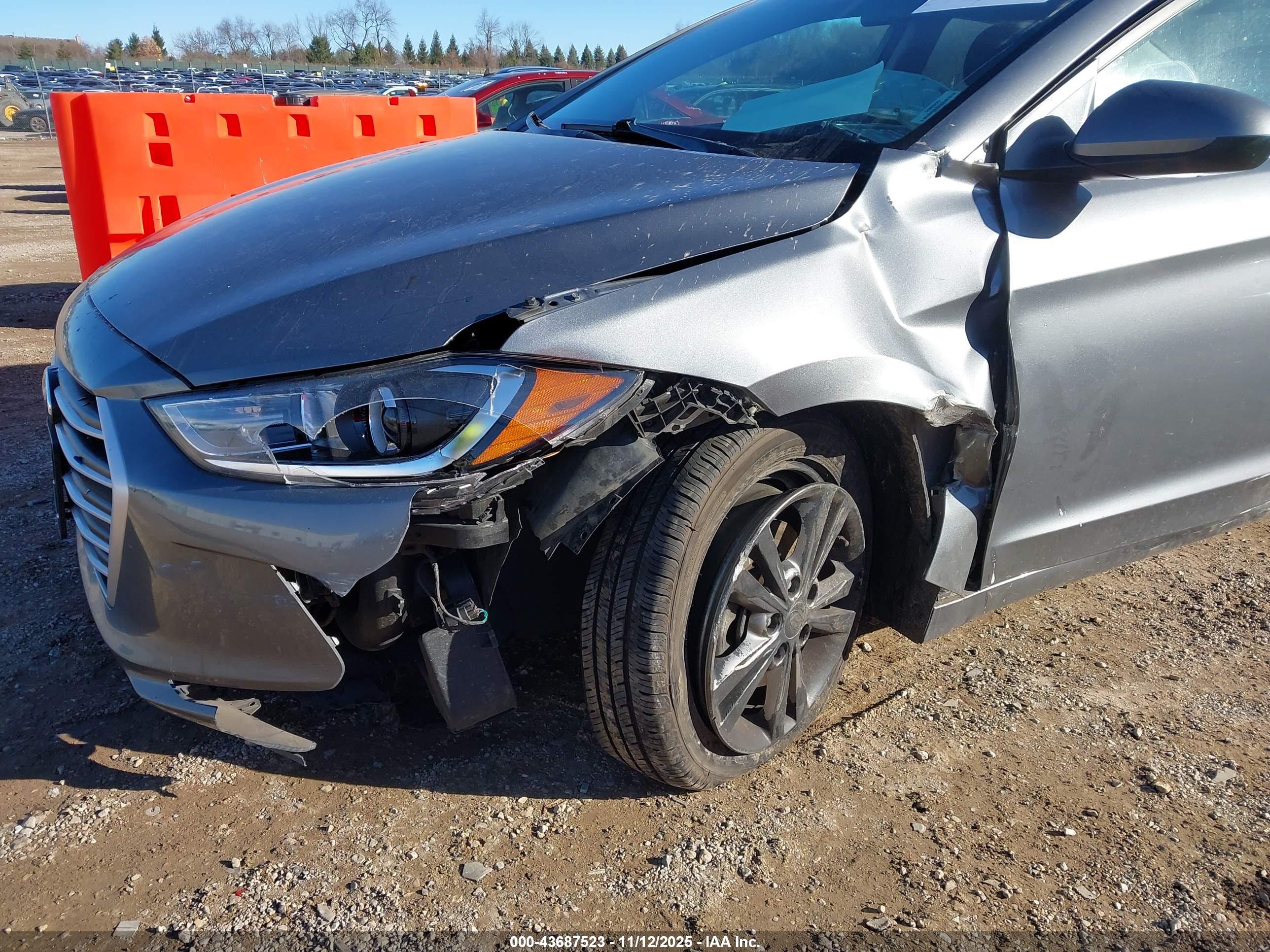 HYUNDAI ELANTRA image 6
