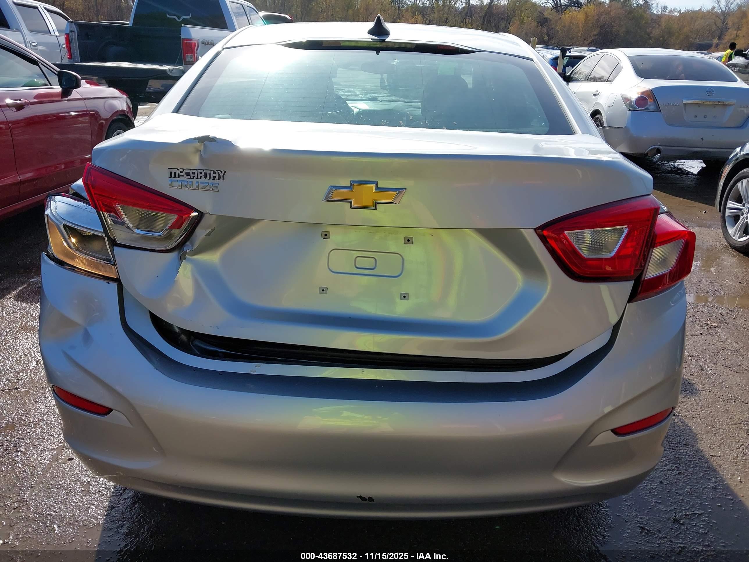 CHEVROLET CRUZE image 6