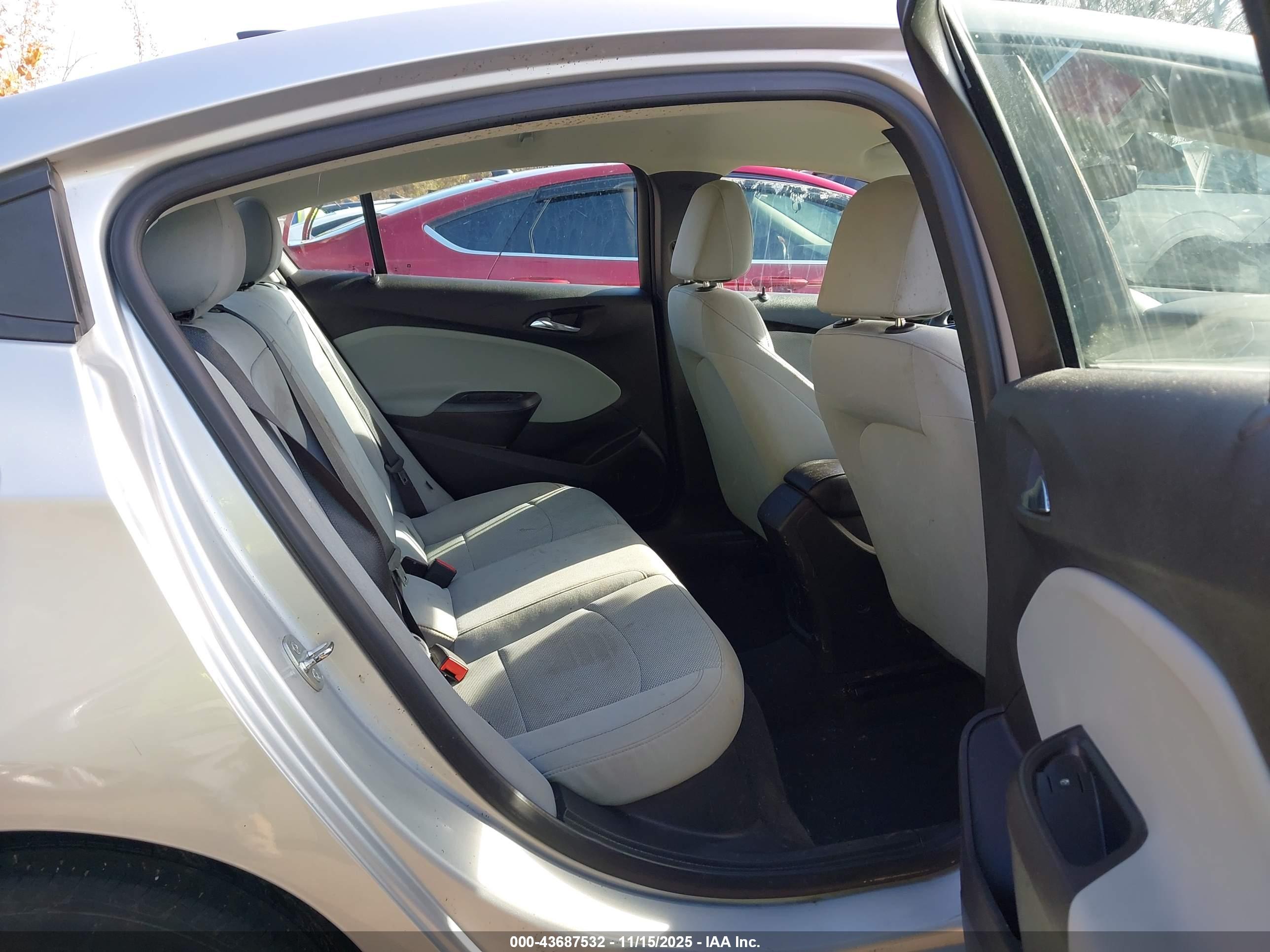 CHEVROLET CRUZE image 8
