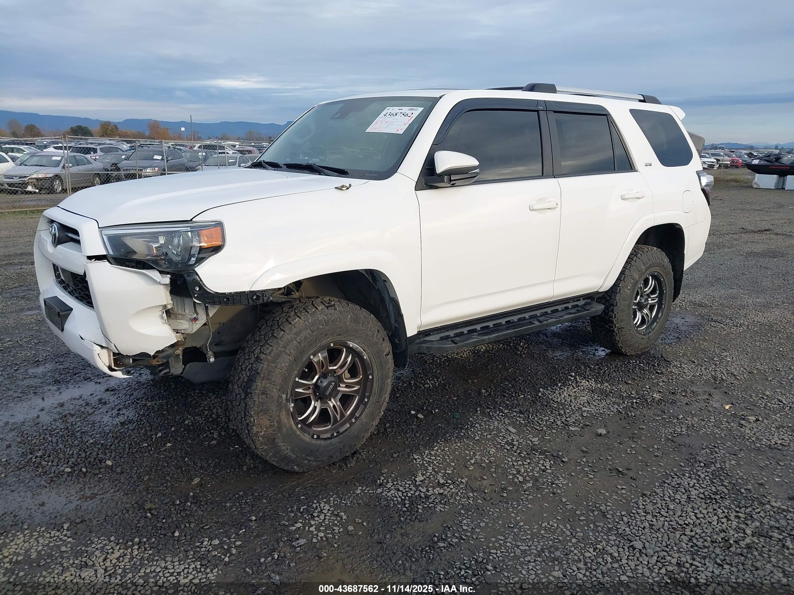 TOYOTA 4RUNNER image 2
