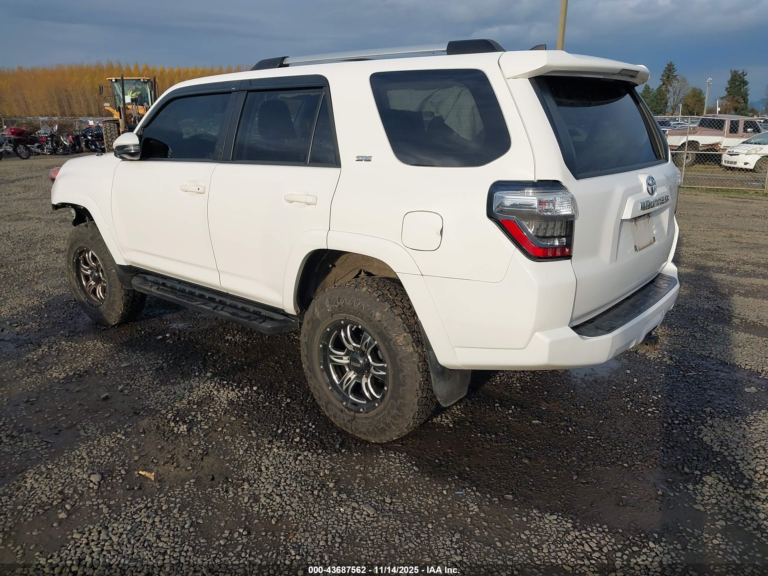 TOYOTA 4RUNNER image 3