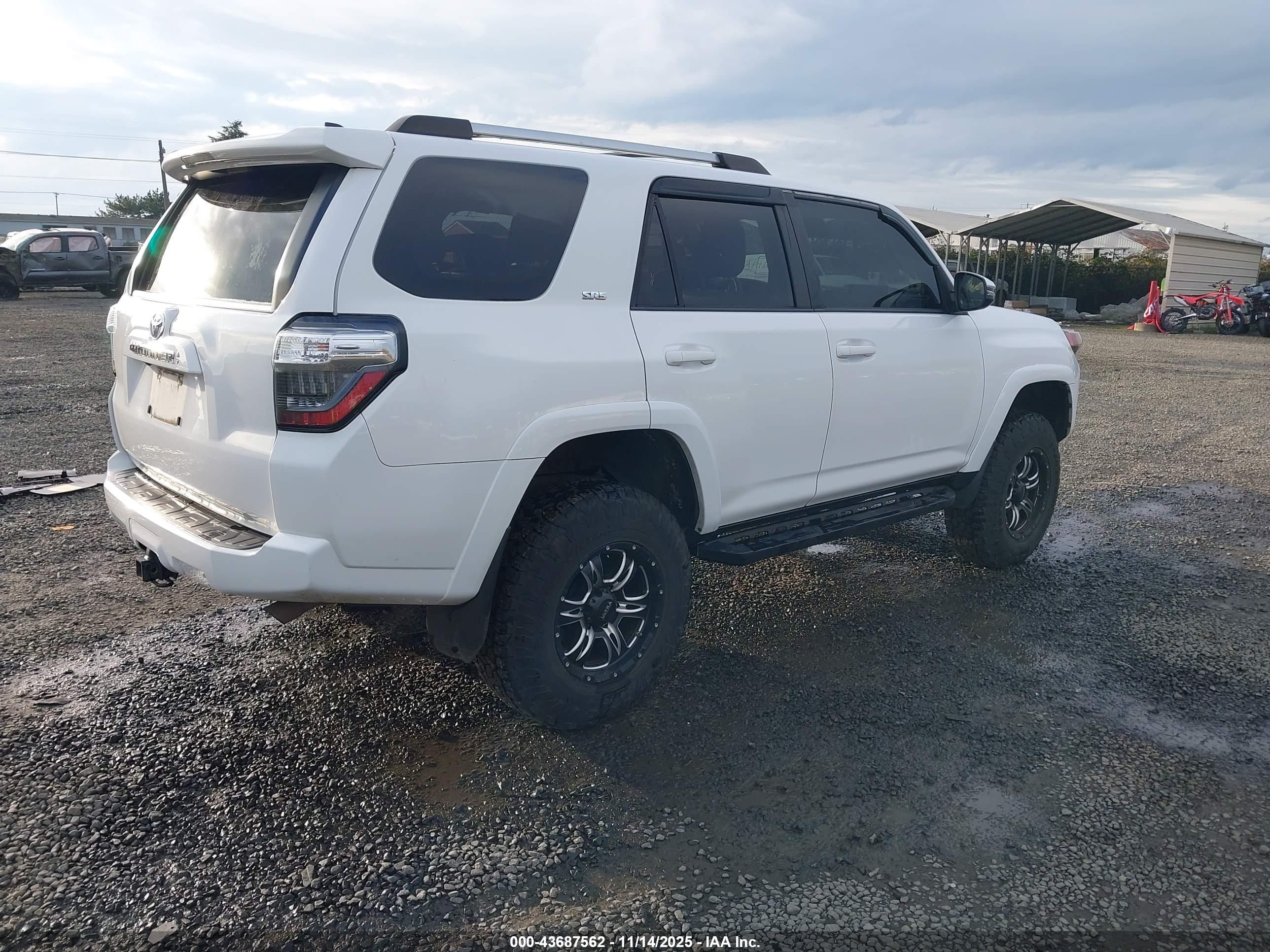 TOYOTA 4RUNNER image 4