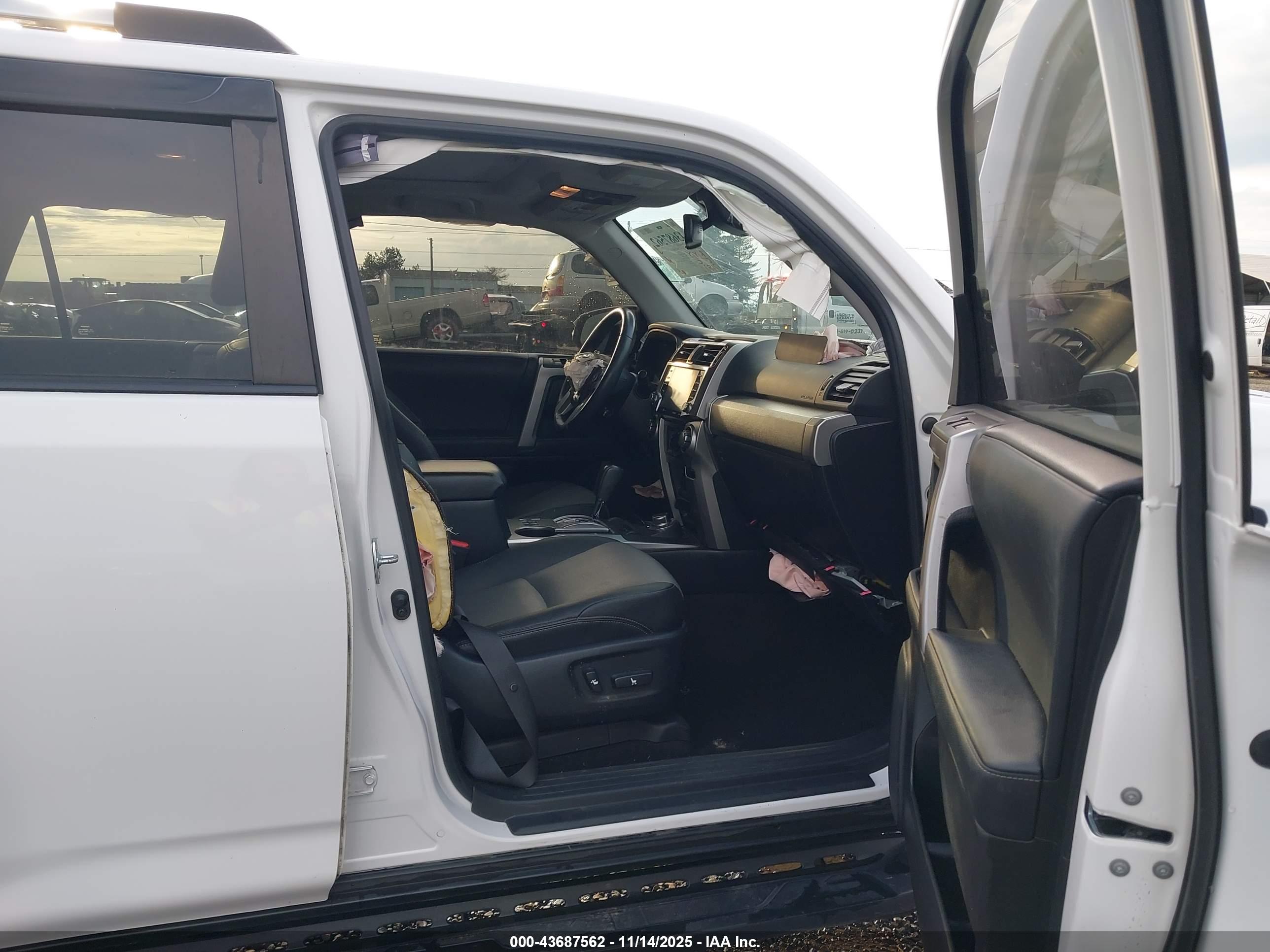 TOYOTA 4RUNNER image 5