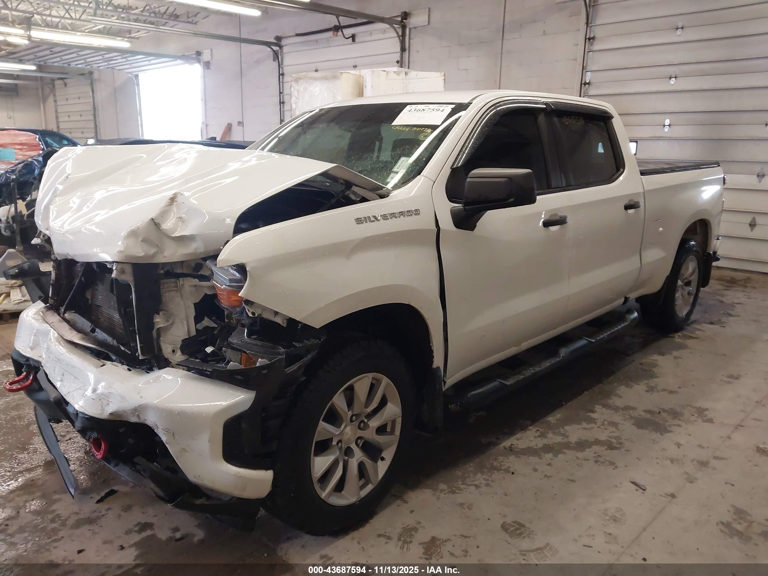 CHEVROLET SILVERADO image 2