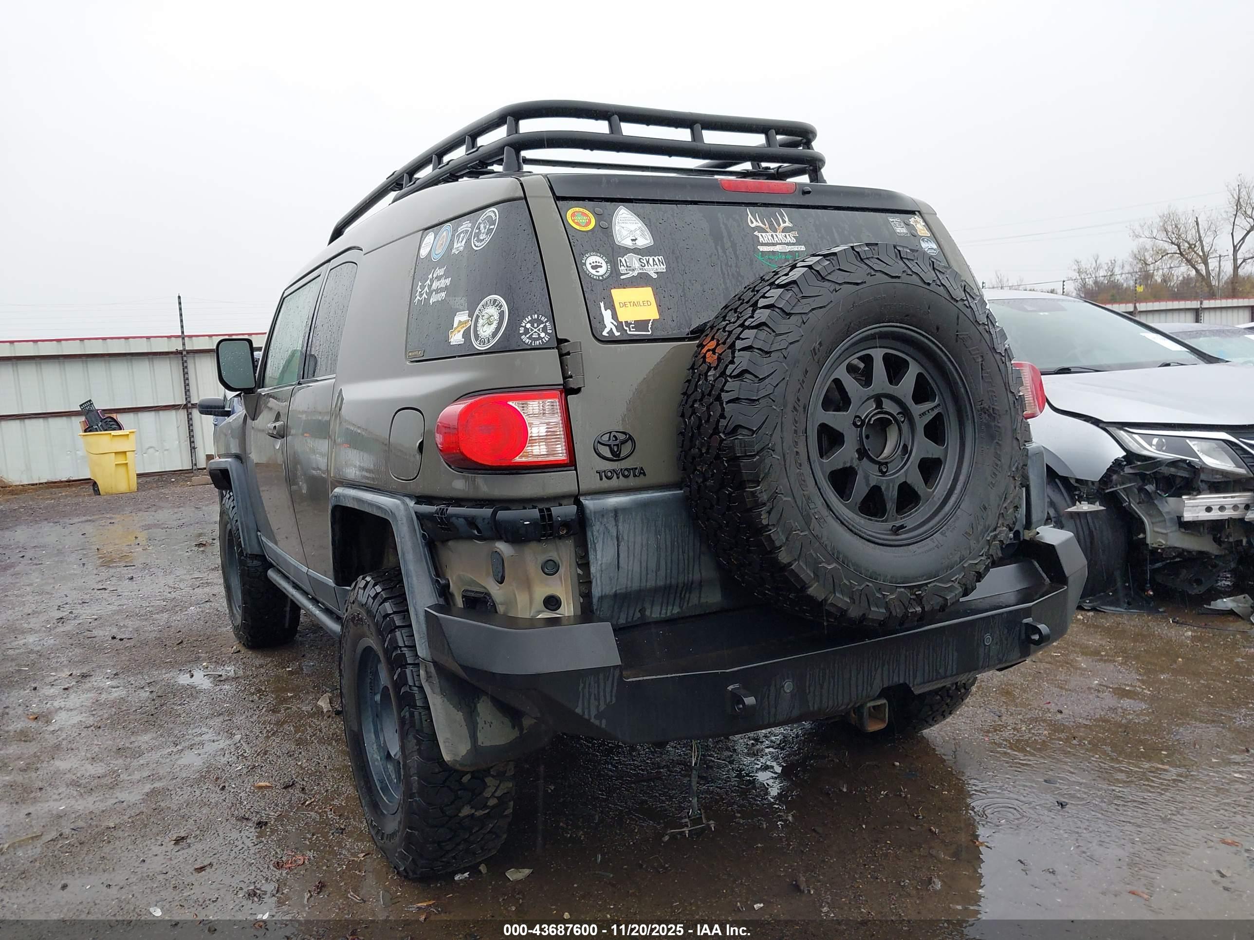 TOYOTA FJ image 3