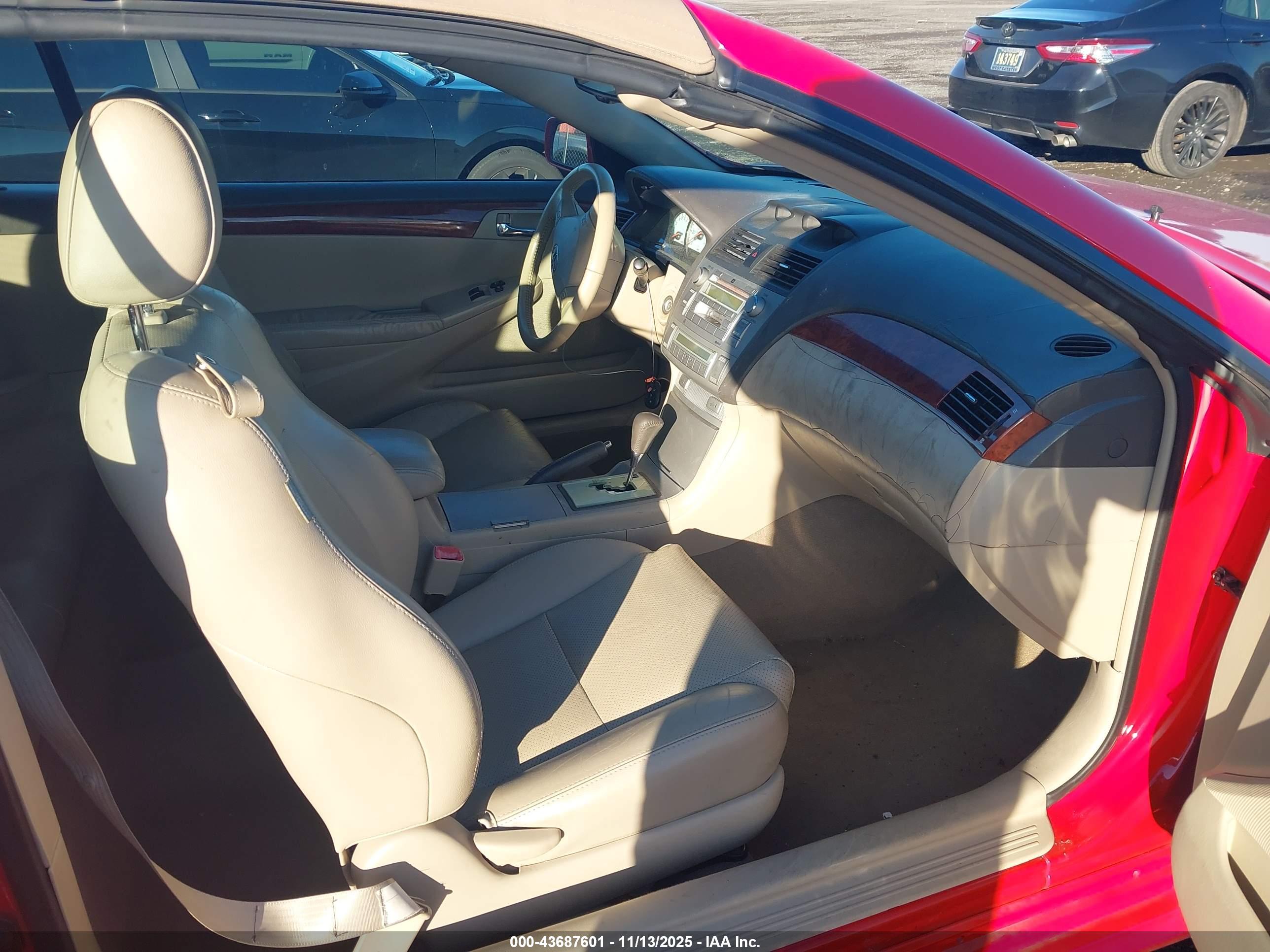 TOYOTA CAMRY image 5