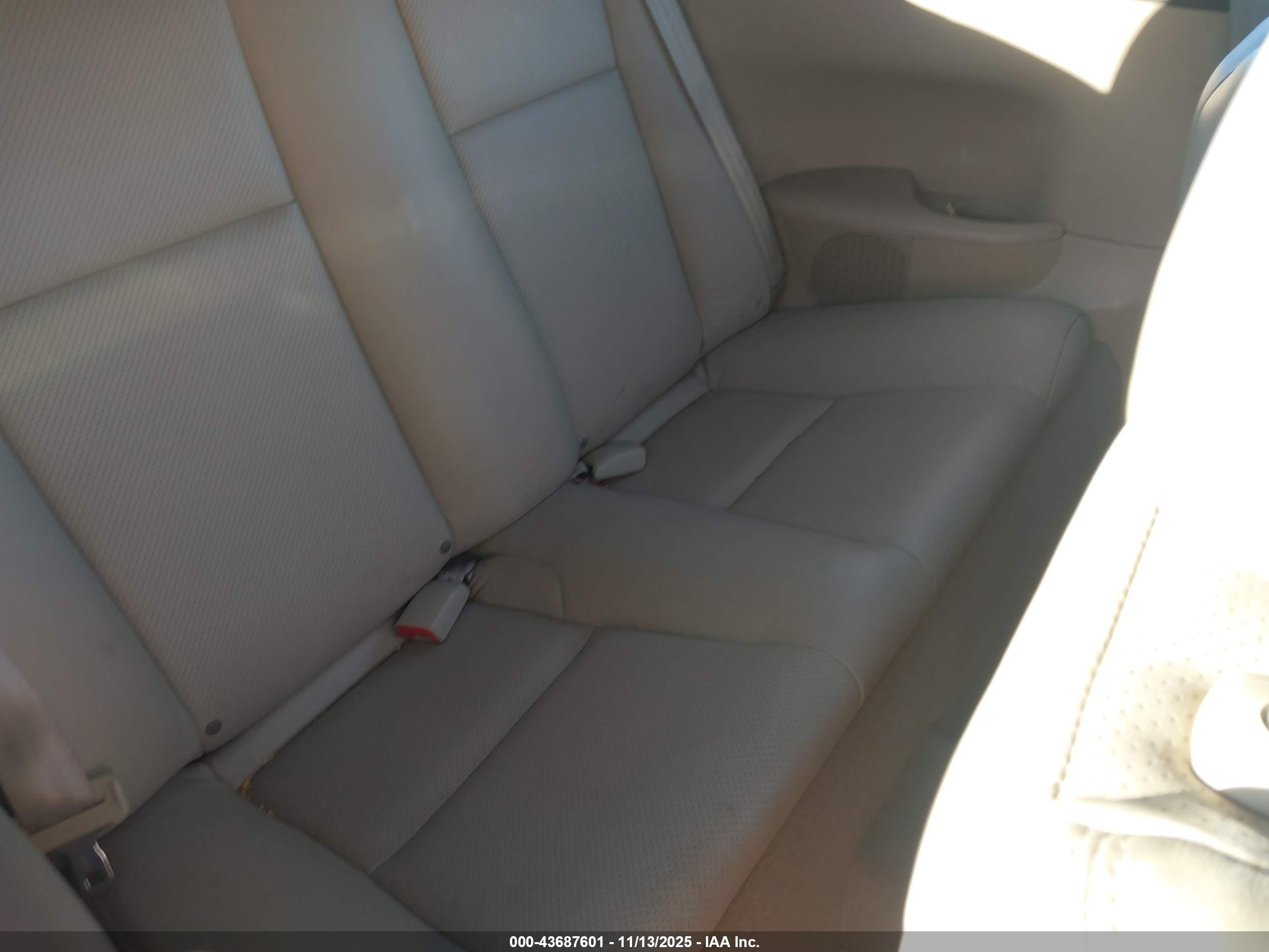TOYOTA CAMRY image 8