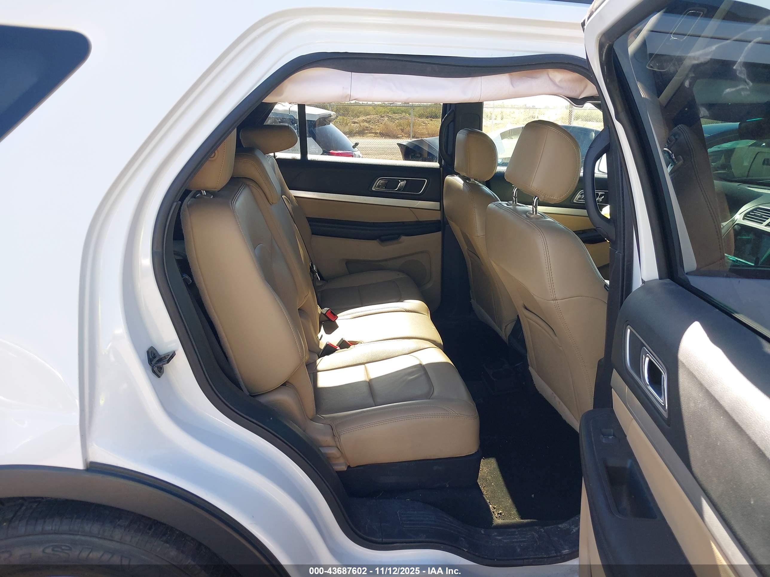 FORD EXPLORER image 8