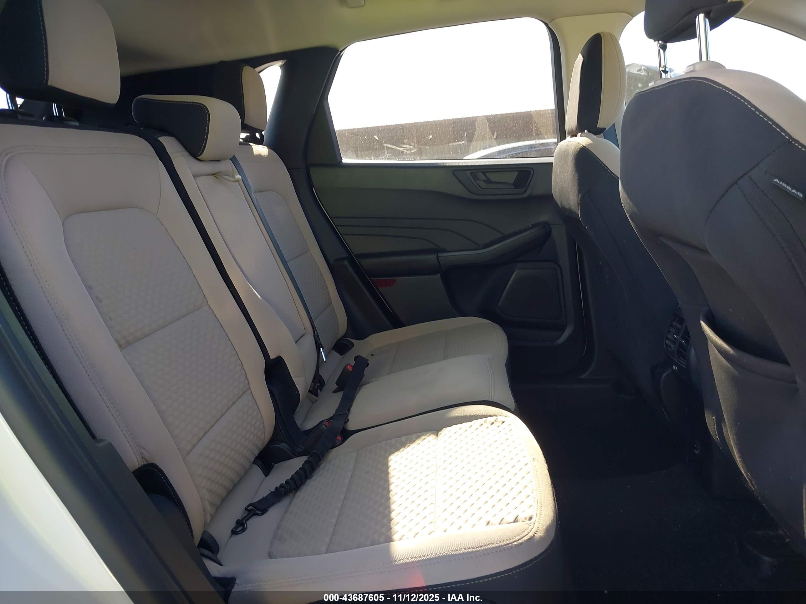 FORD ESCAPE image 8