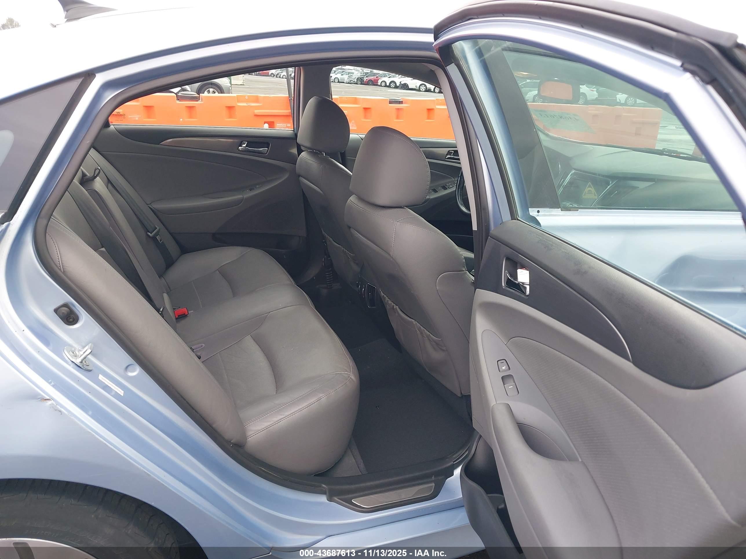 HYUNDAI SONATA image 8