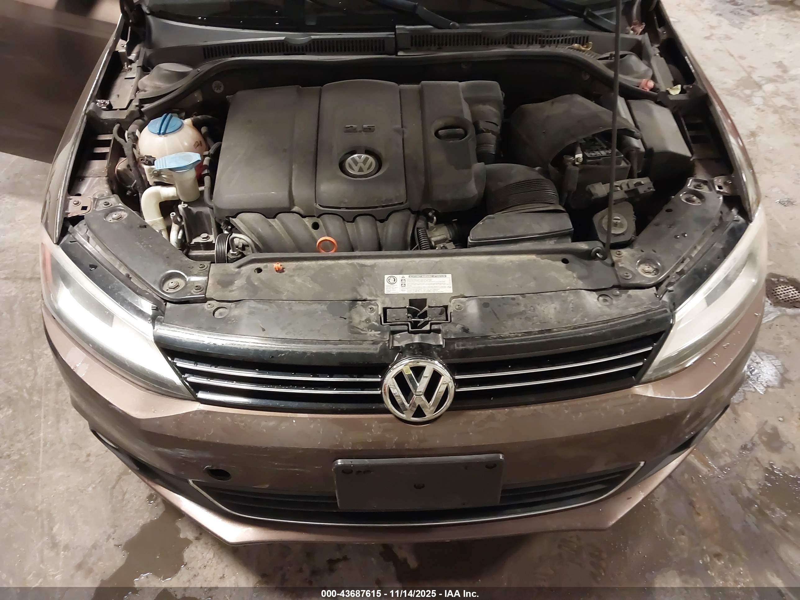 VOLKSWAGEN JETTA image 10