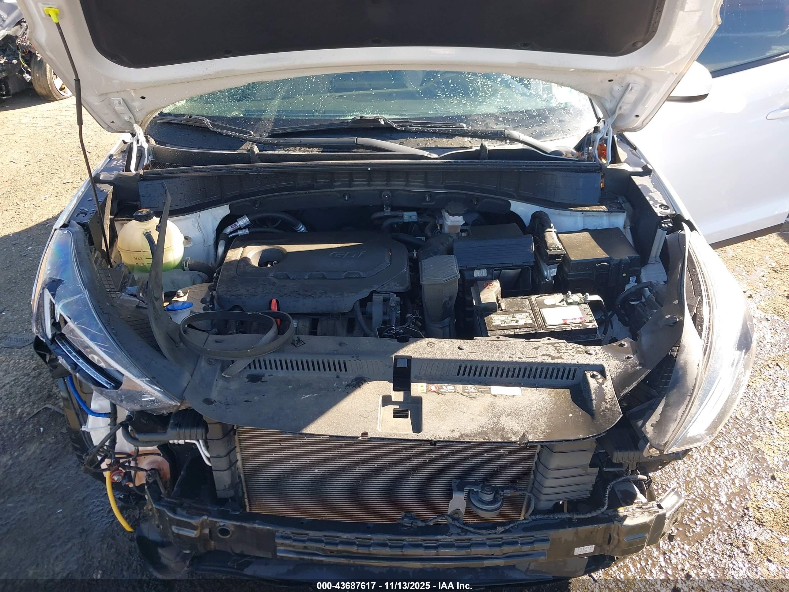 HYUNDAI TUCSON image 10