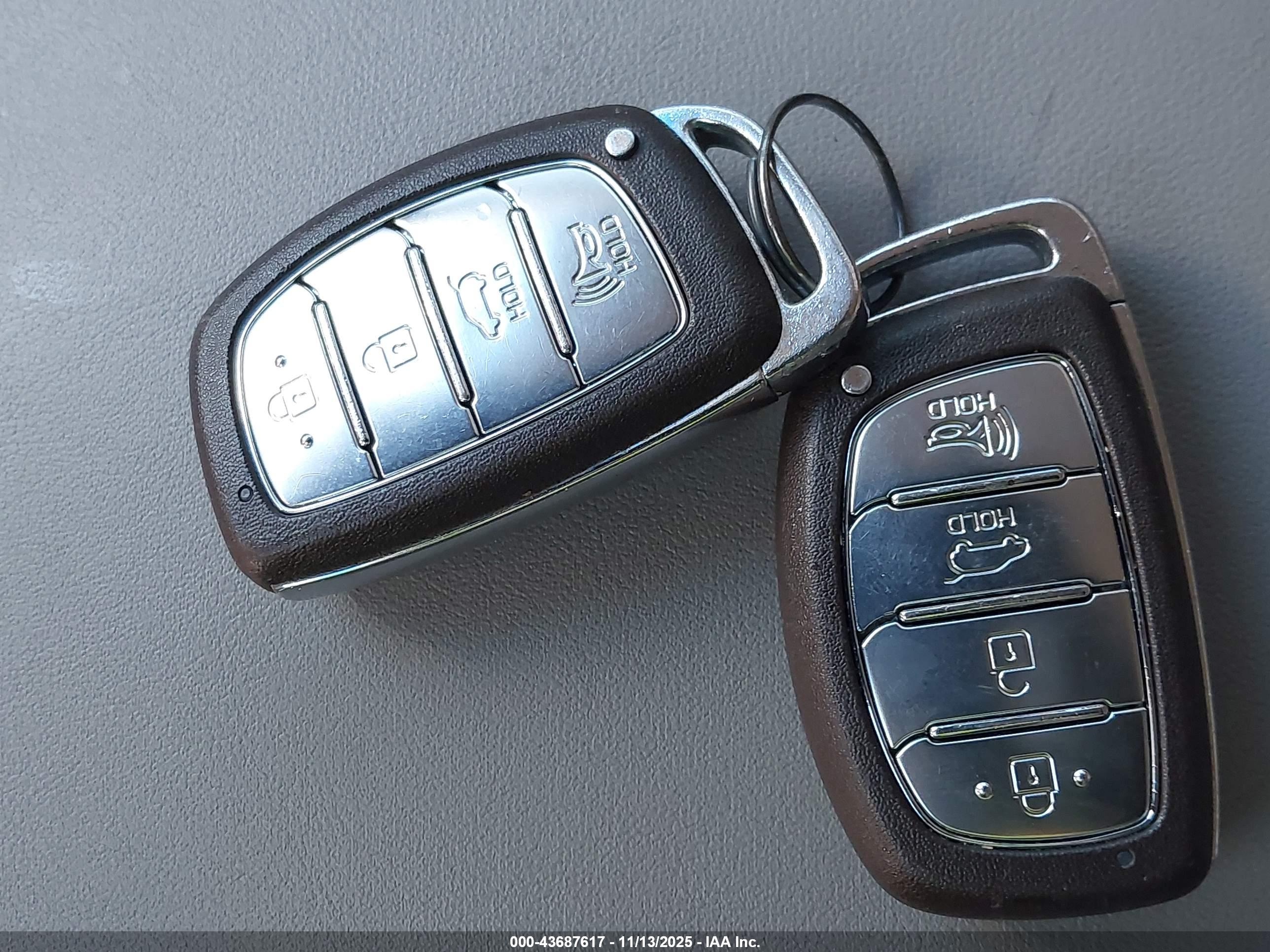 HYUNDAI TUCSON image 11