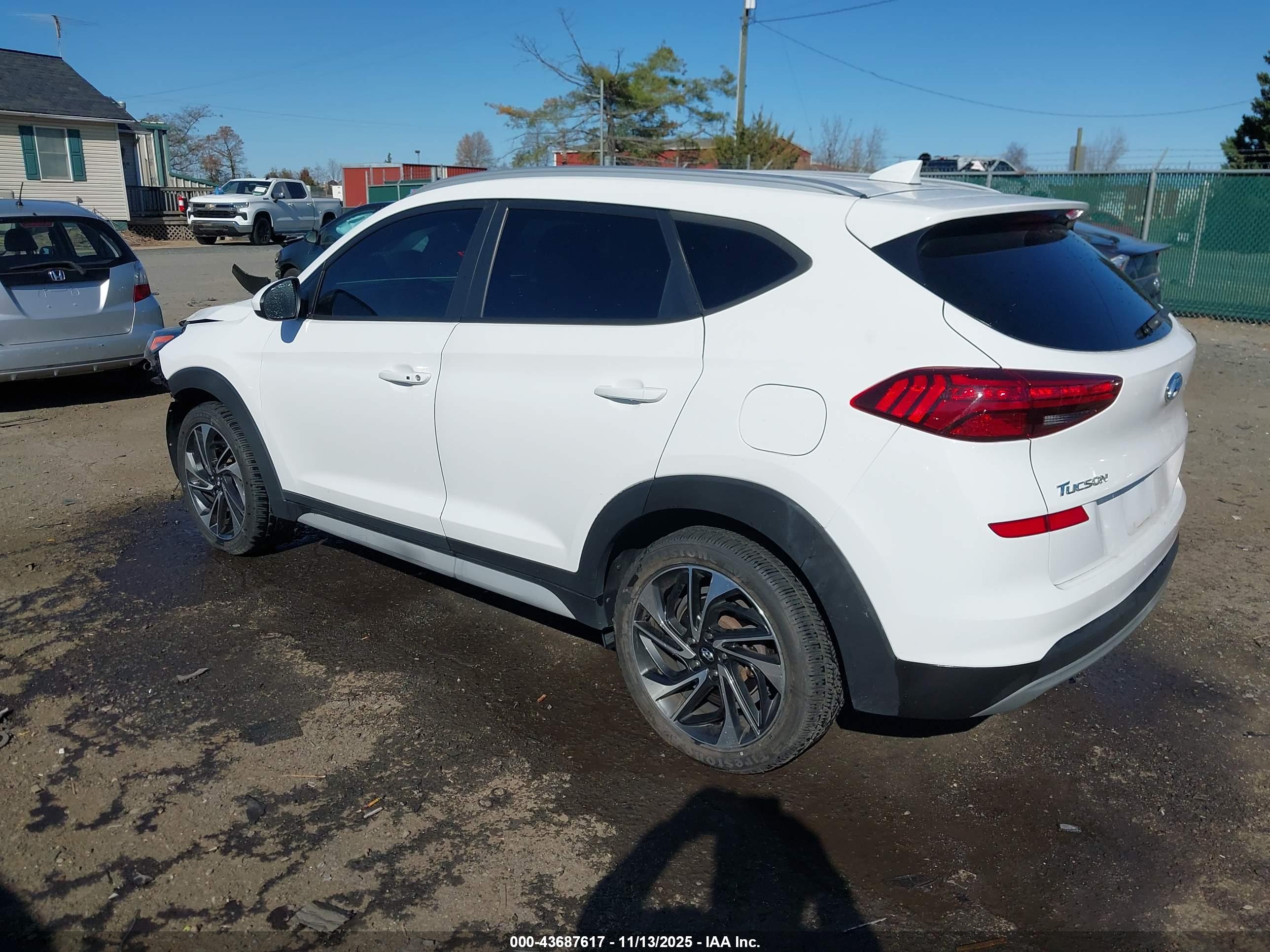HYUNDAI TUCSON image 3
