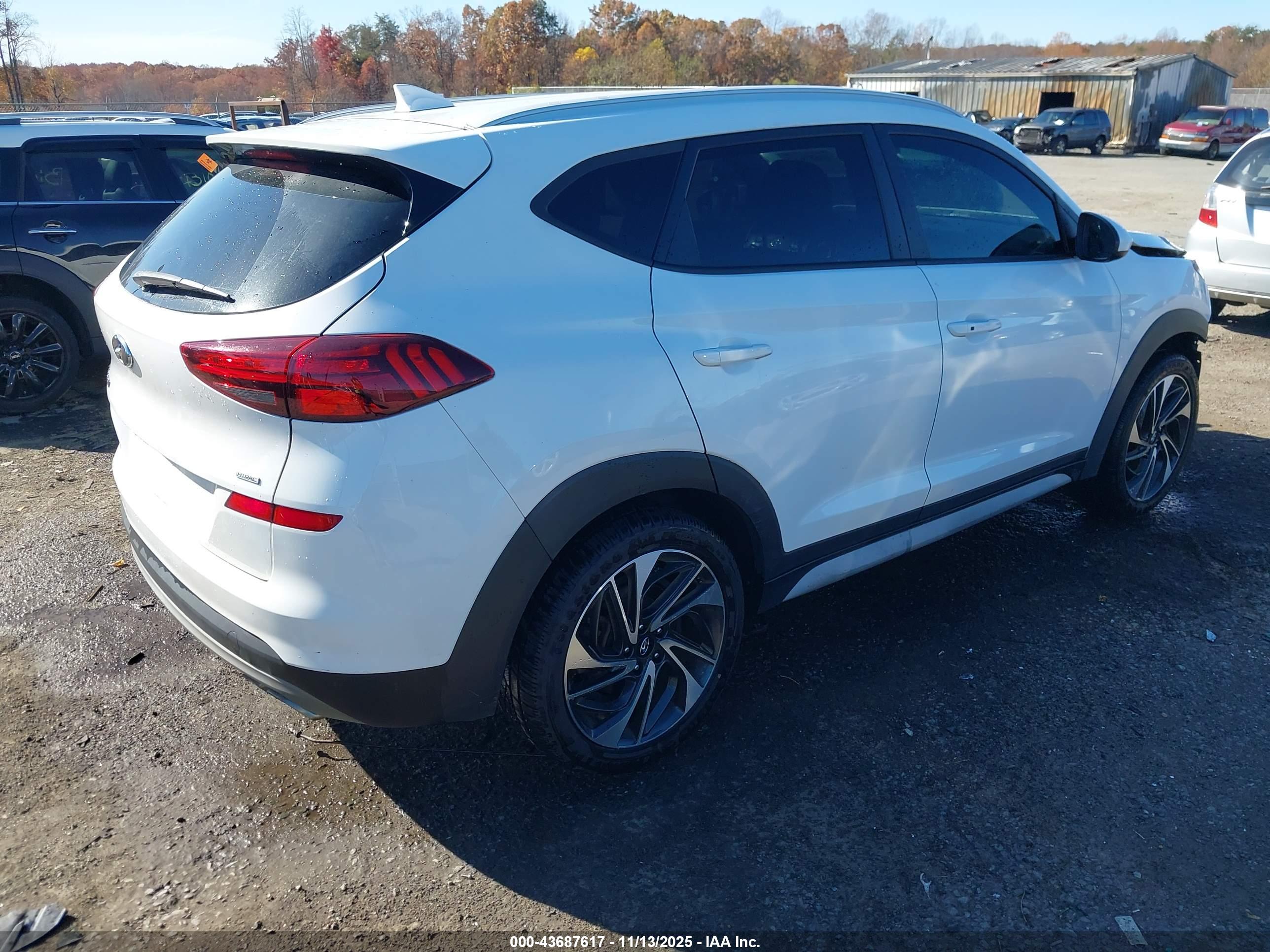 HYUNDAI TUCSON image 4