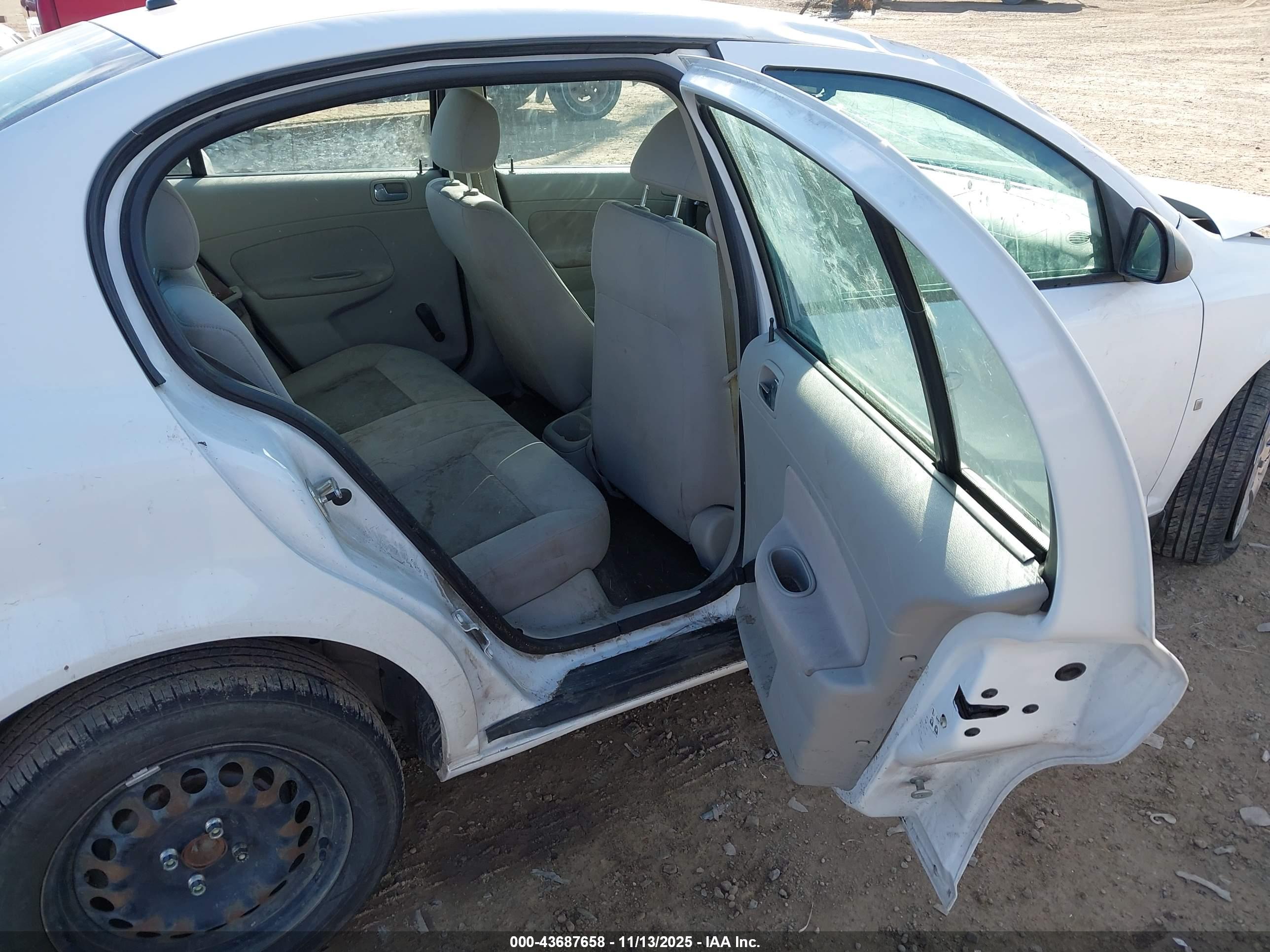 CHEVROLET COBALT image 8