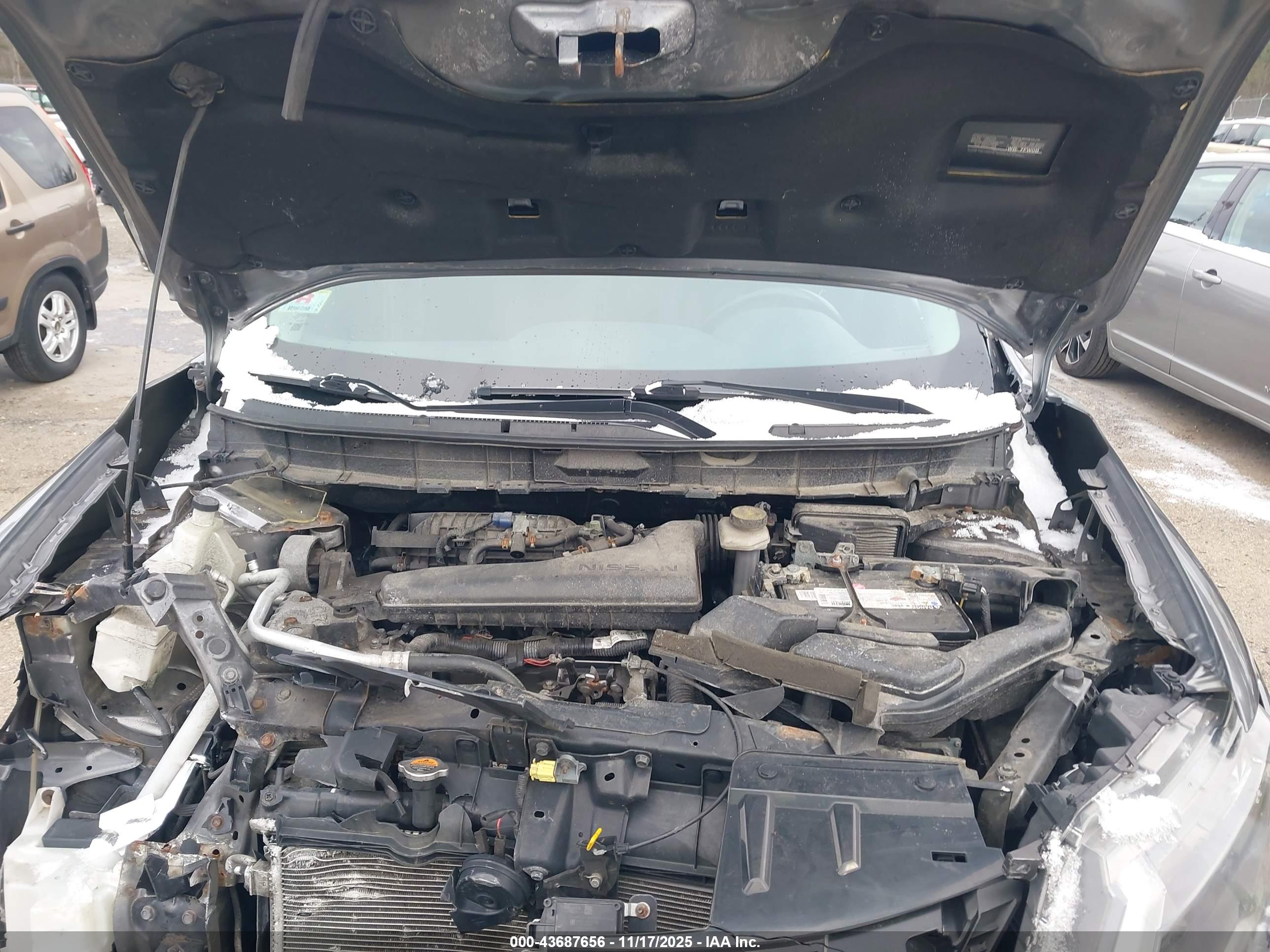 NISSAN ROGUE image 10
